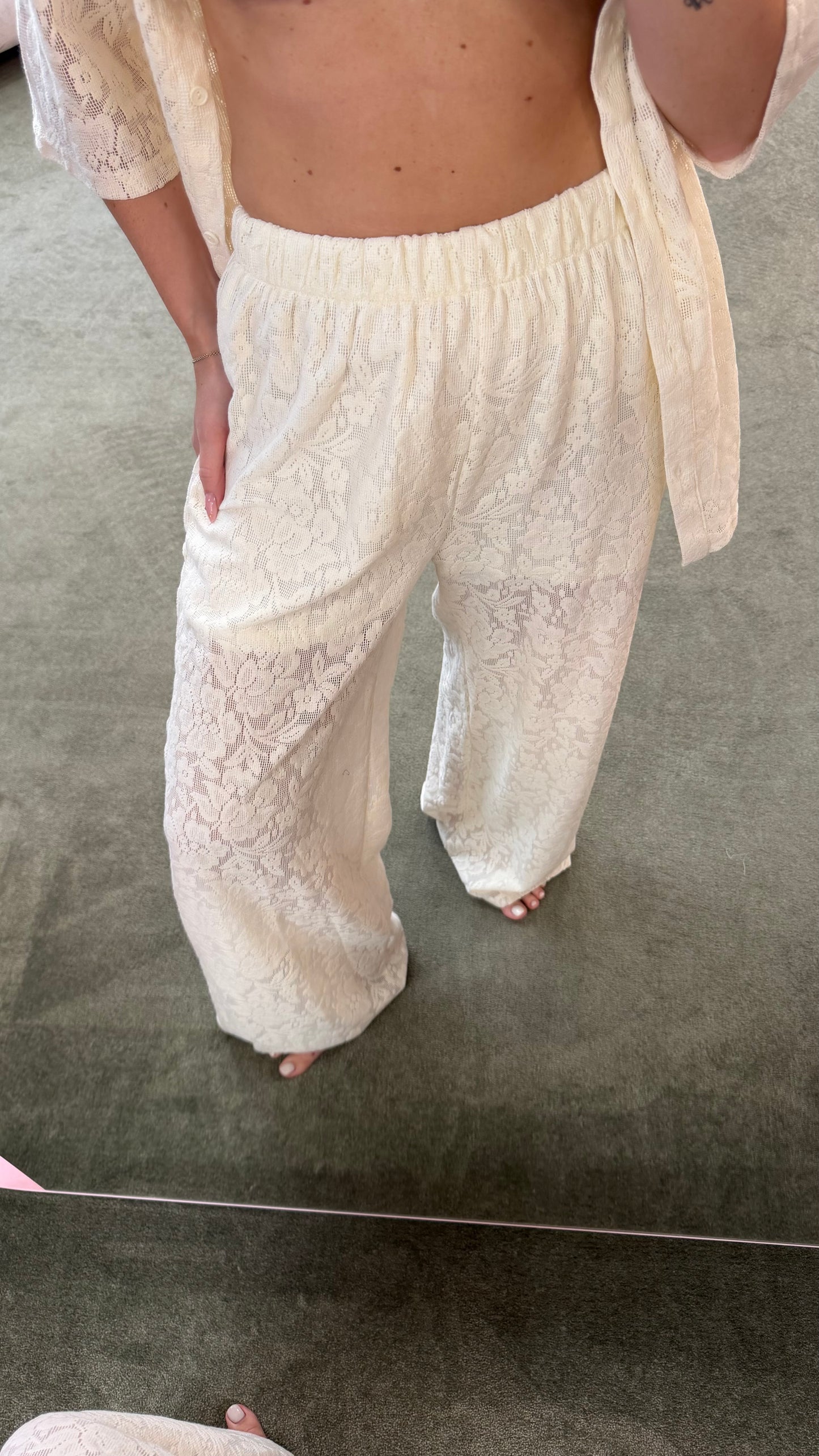 Pantaloni panna traforati con ricami fiori gl