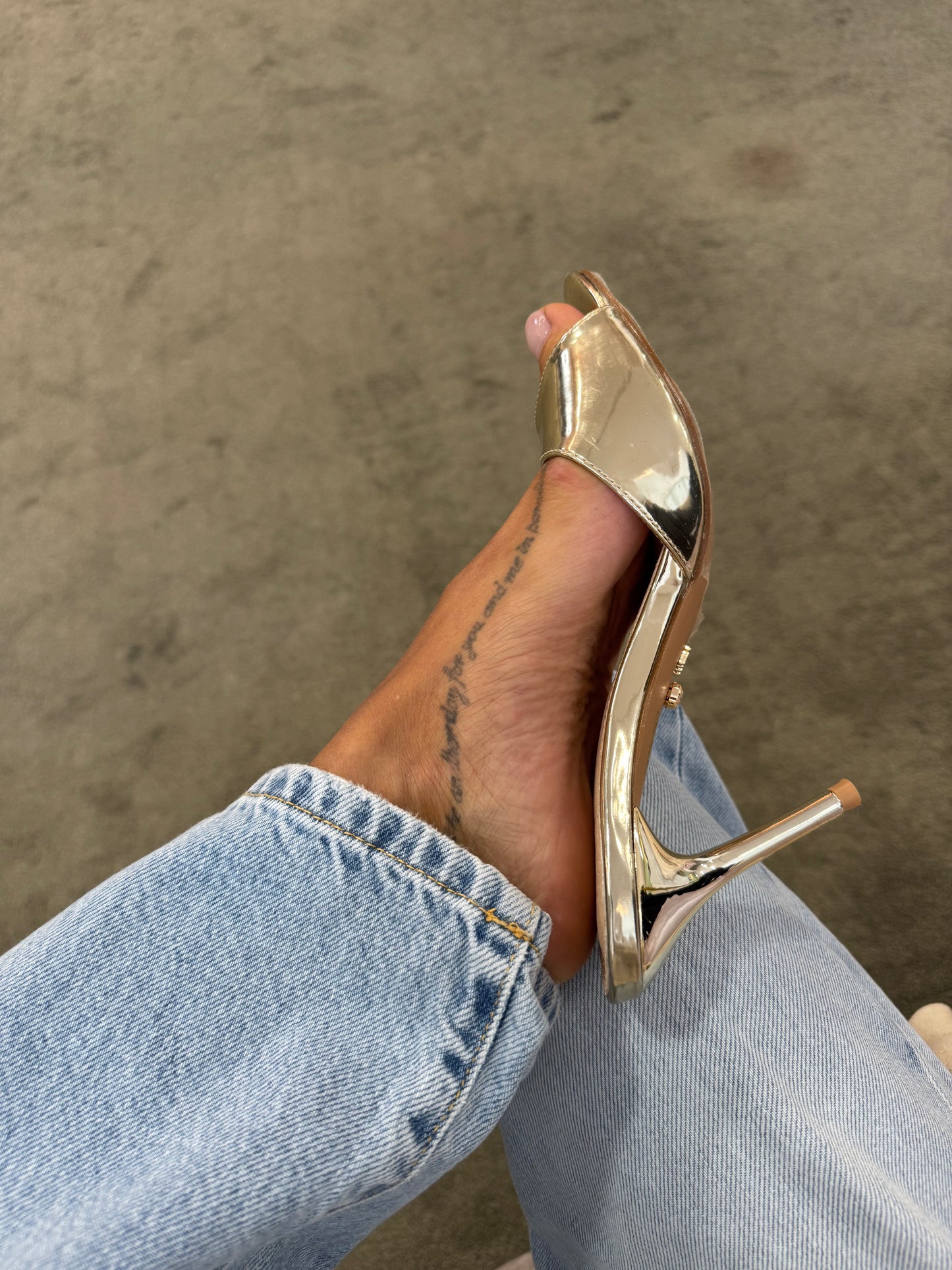 Mules oro in vernice