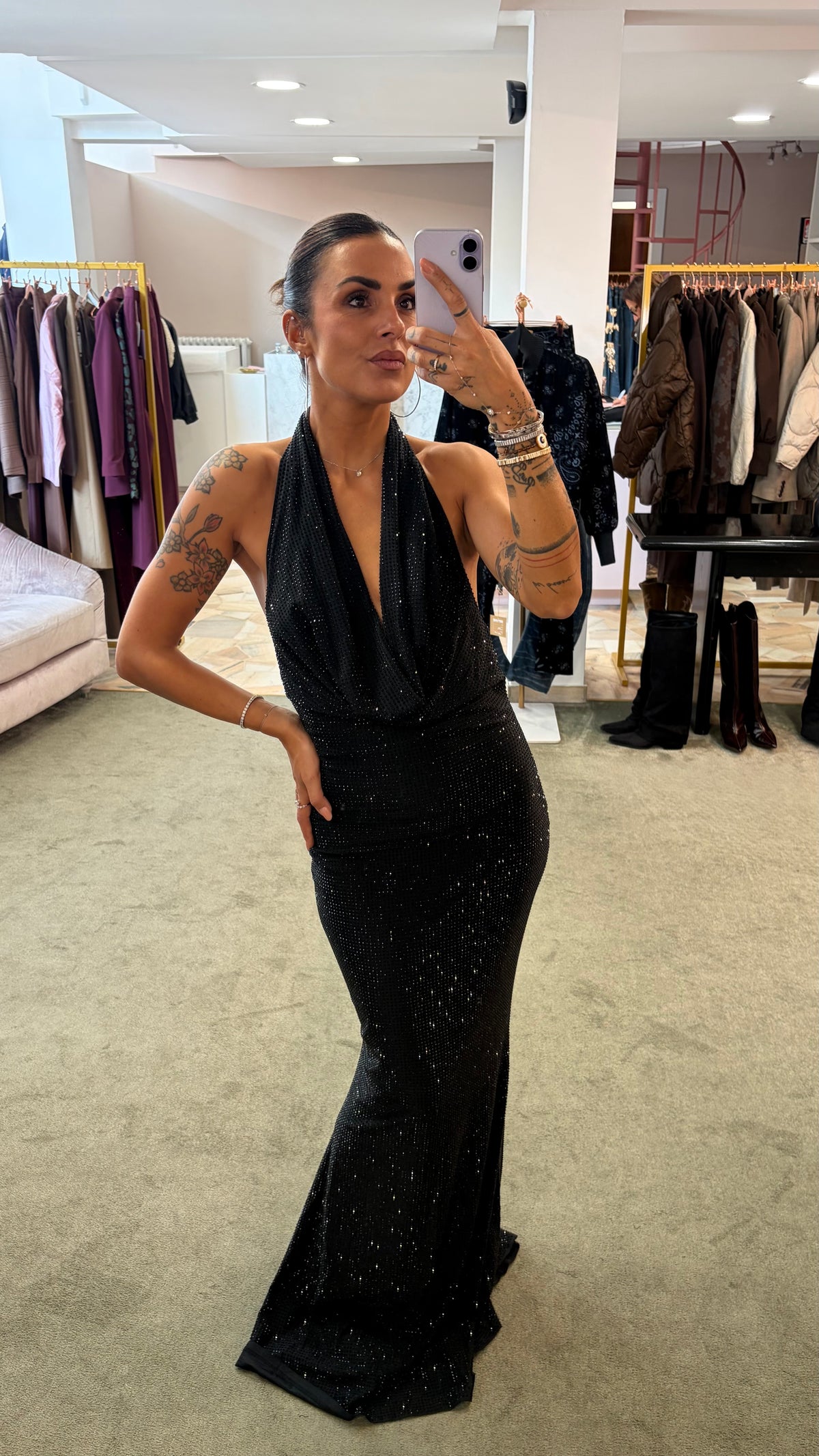 Abito lungo kuta nero a sirena con scollo drappeggiato tw