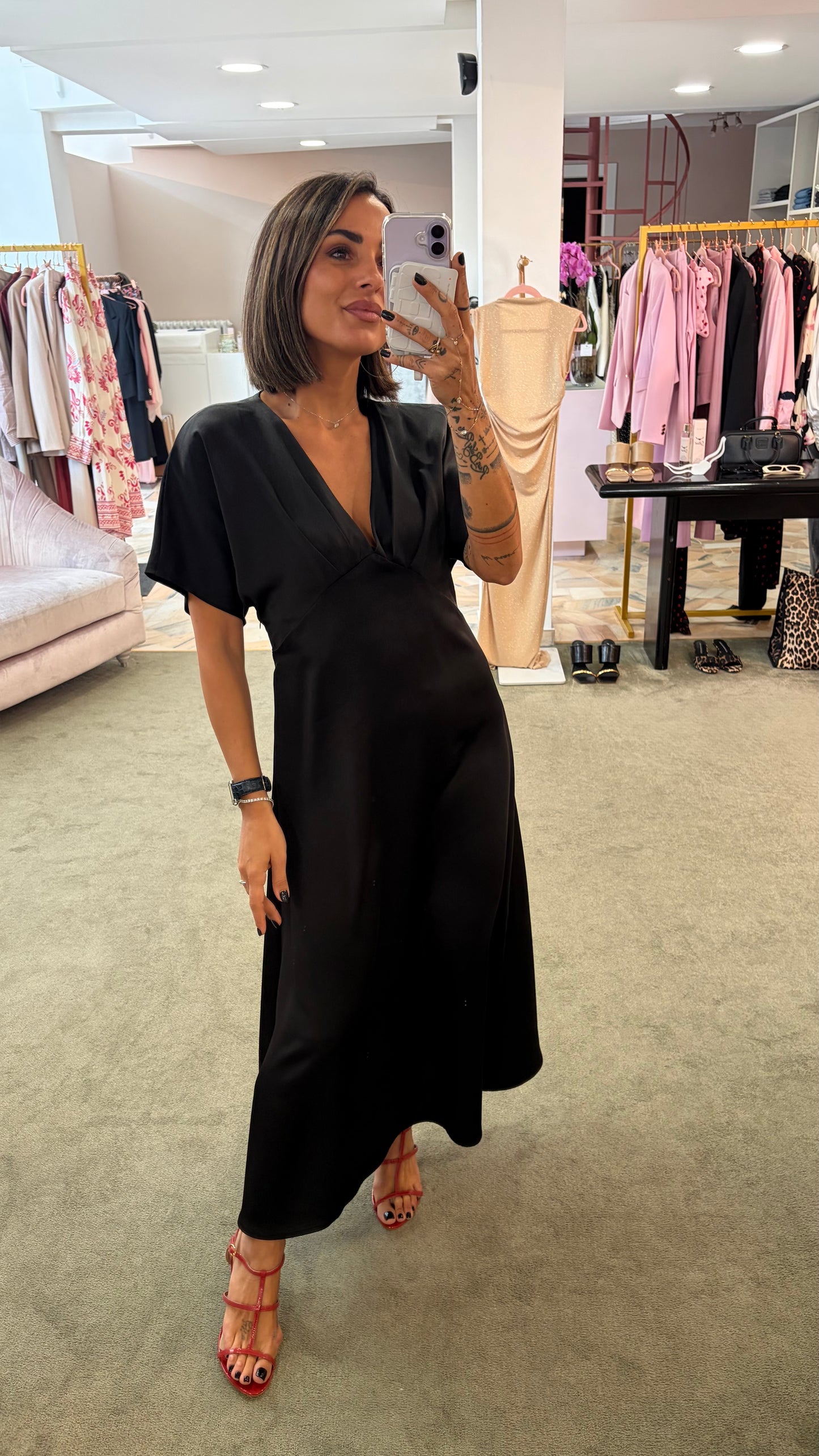 Abito midi nero in satin manica scesa bj