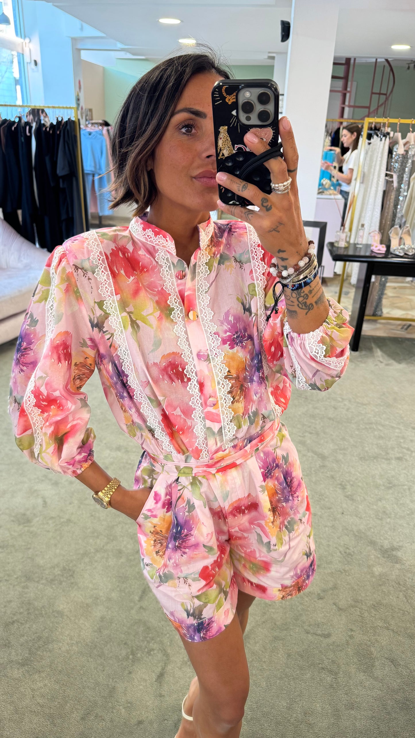 Jumpsuit rosa con fantasia fiori Actualee