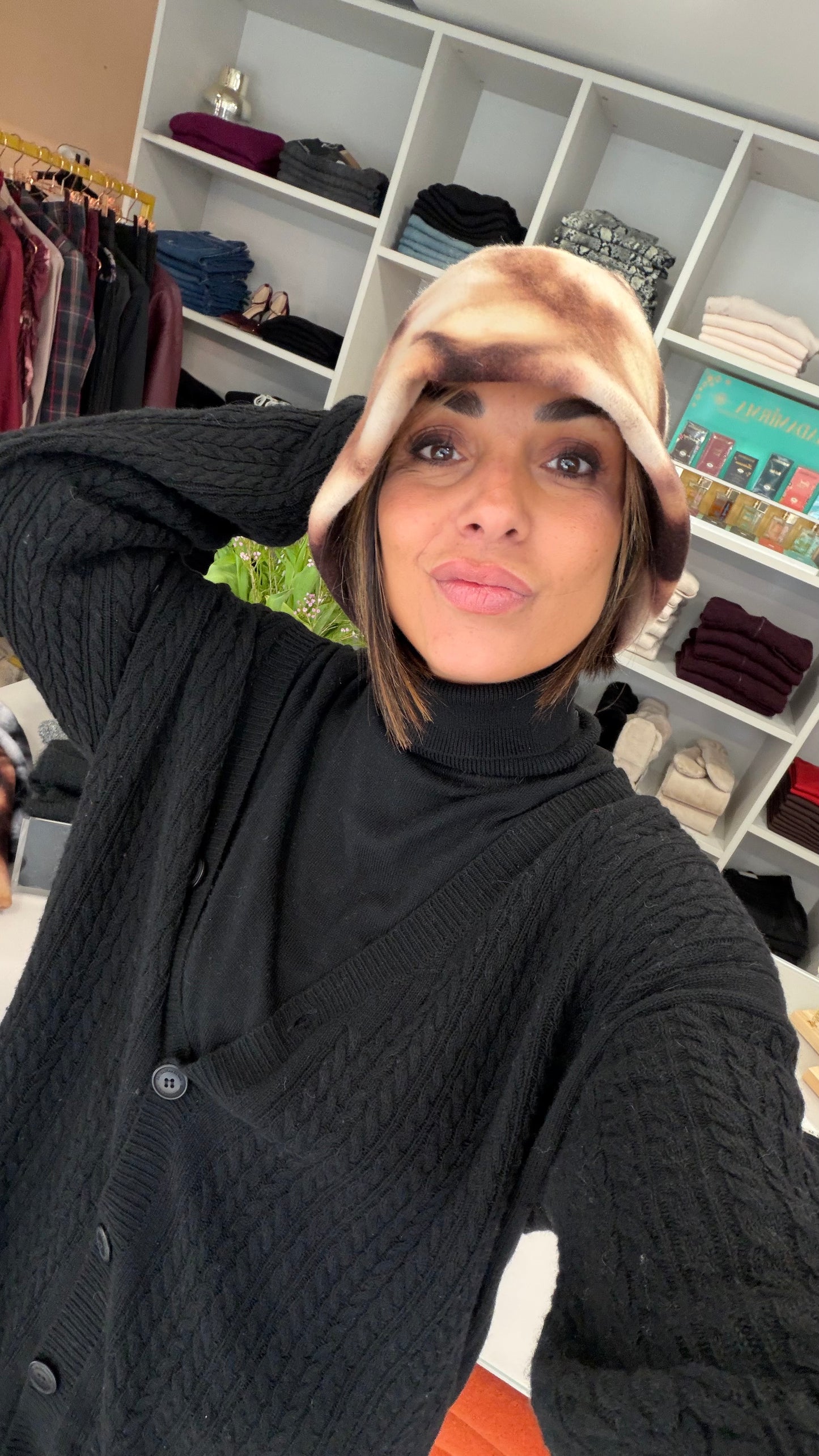 Cappello cloche marrone tie-dye