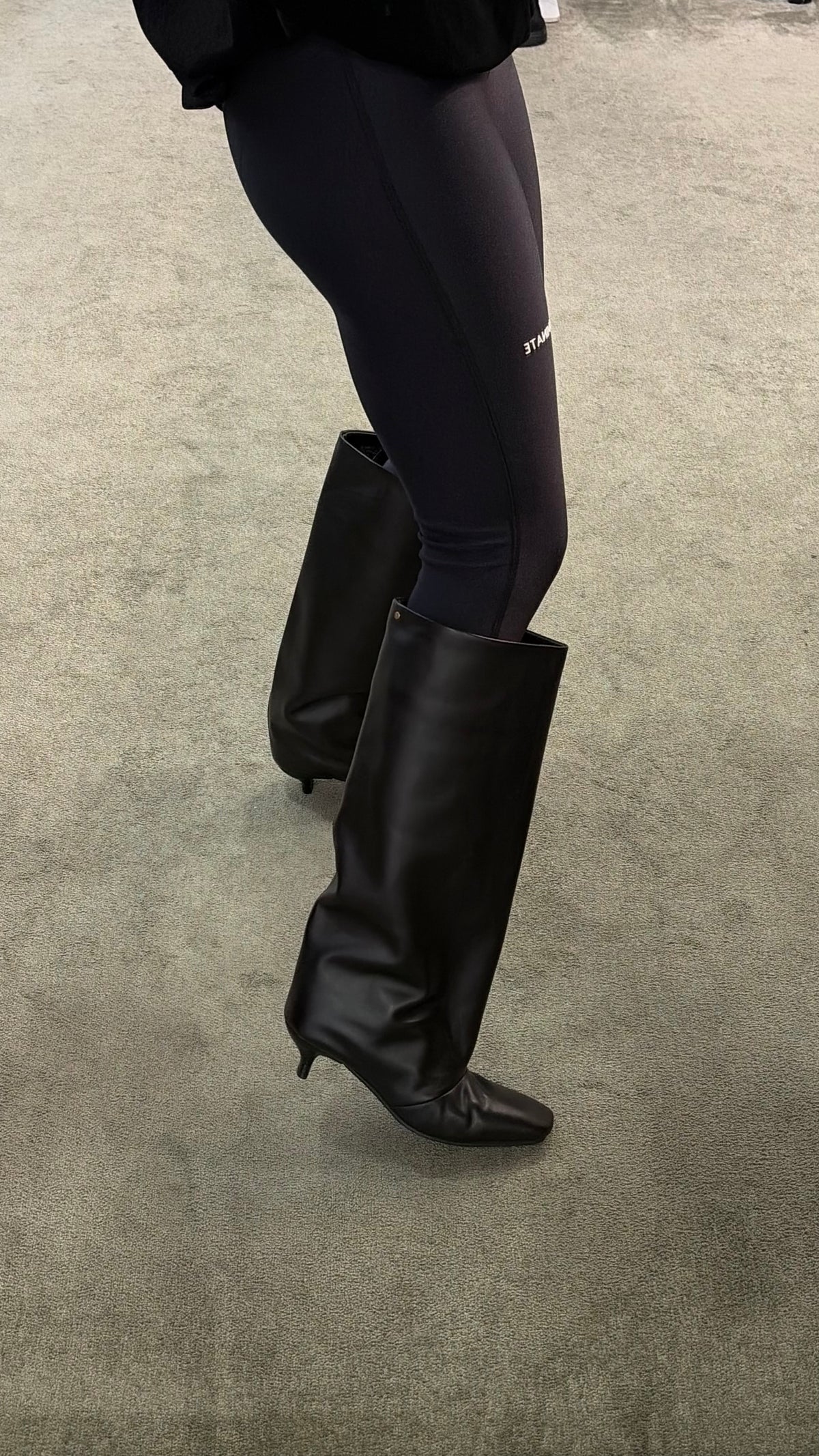 Stivale nero in pelle tubolare bx