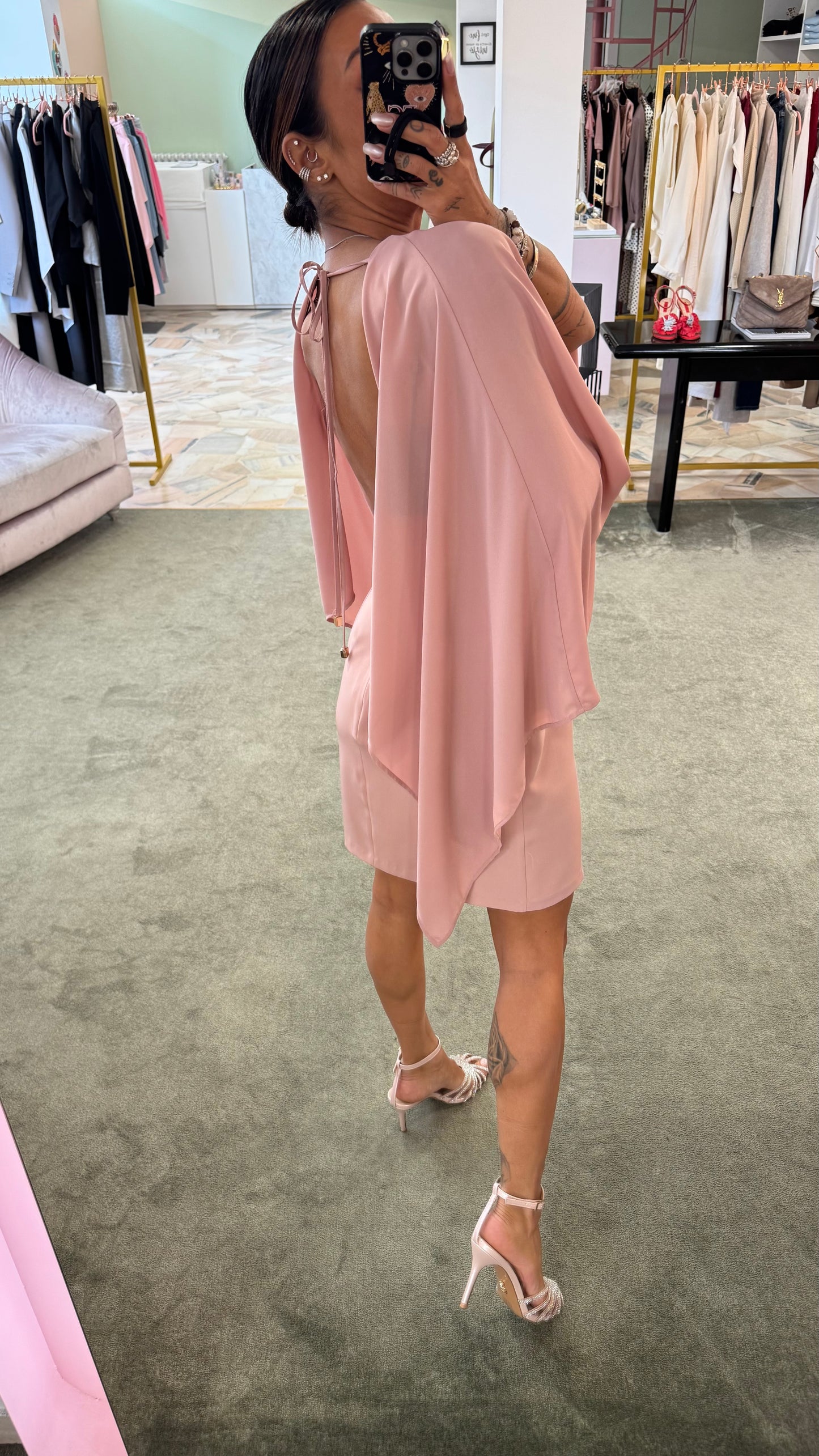 Abito rosa con cristalli manica kimono fr