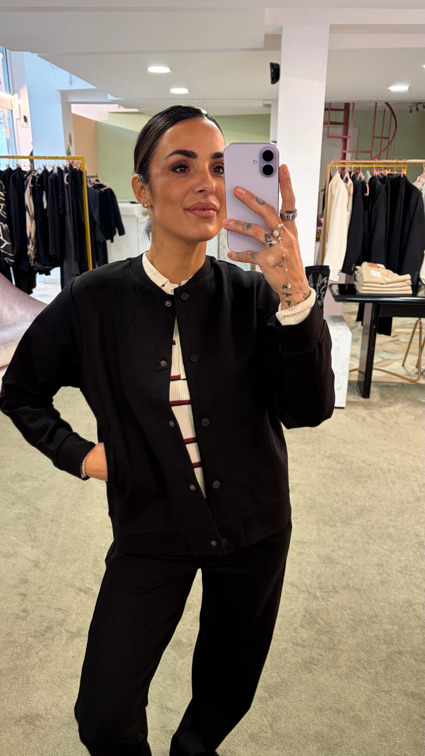 Felpa bomber nera in viscosa sy