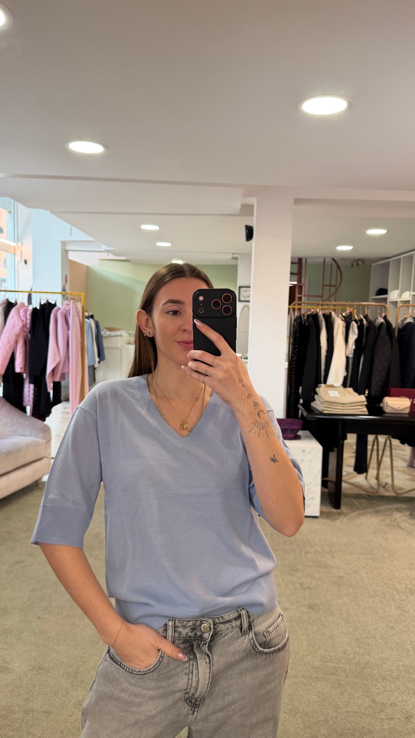 Maglione azzurro scollo a v mezza manica in lana sl