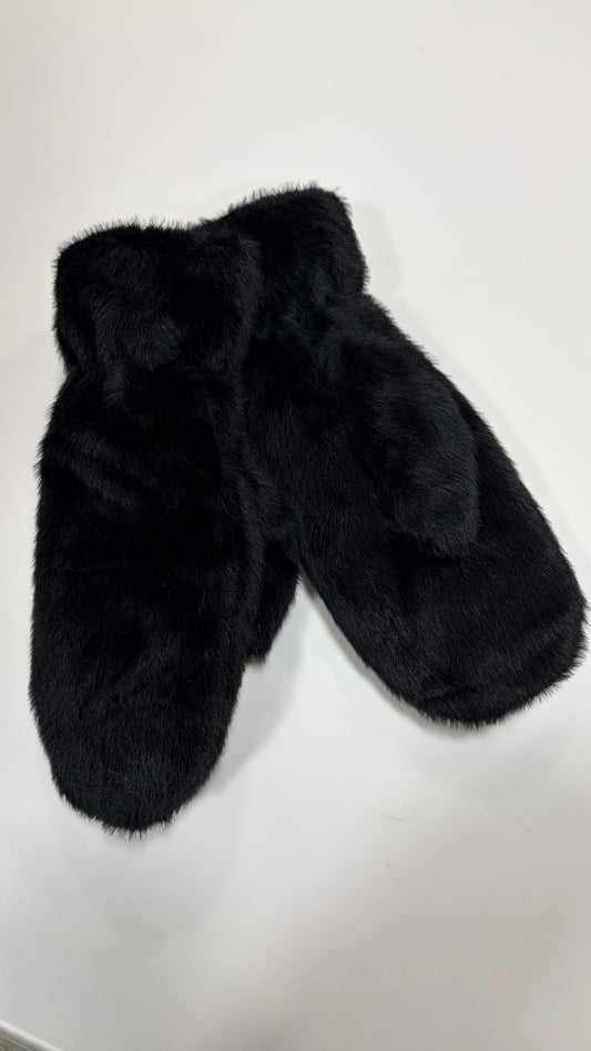 Muffole nere in eco pelliccia sy