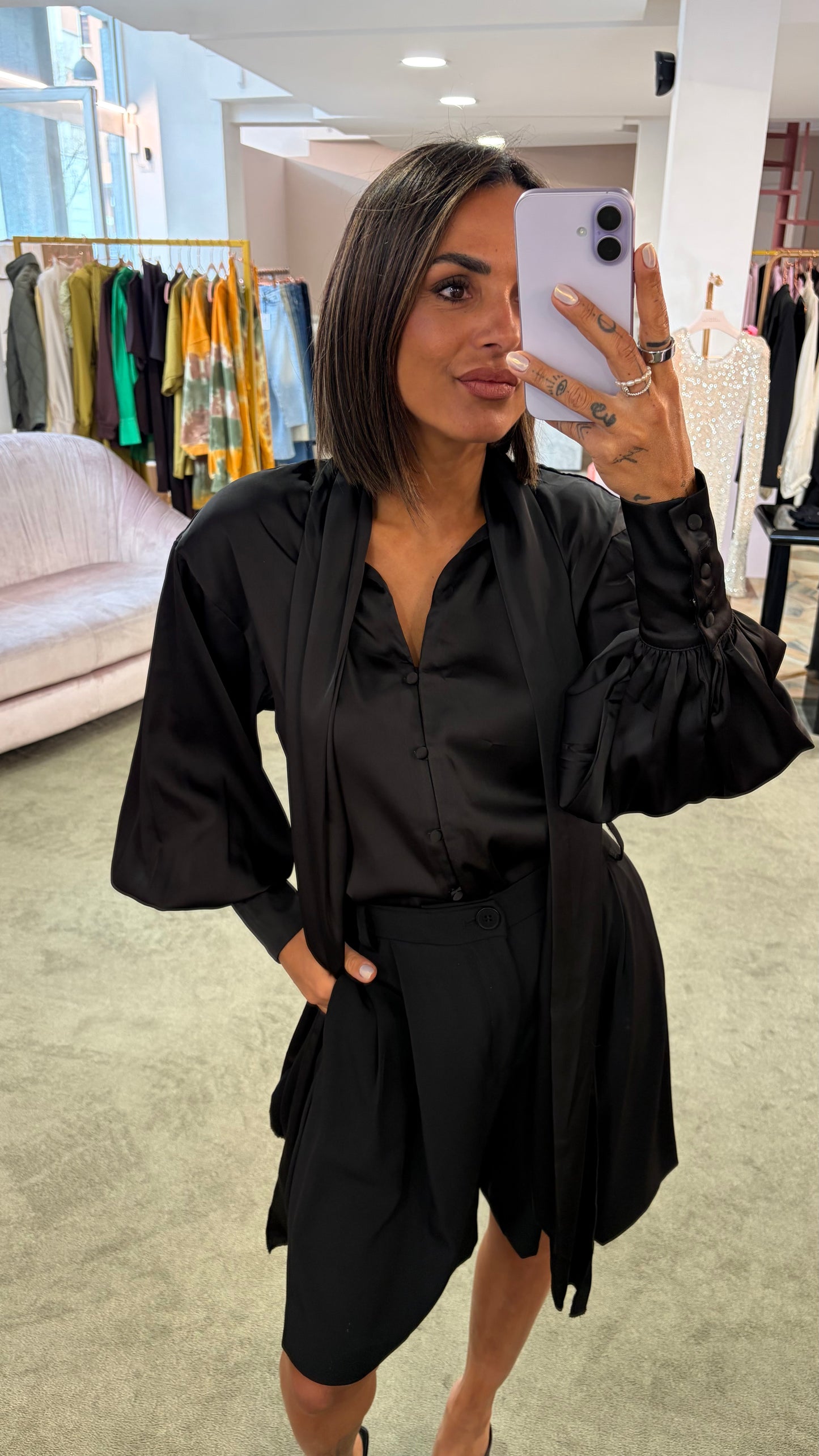 Camicia nera satin con sciarpina gl
