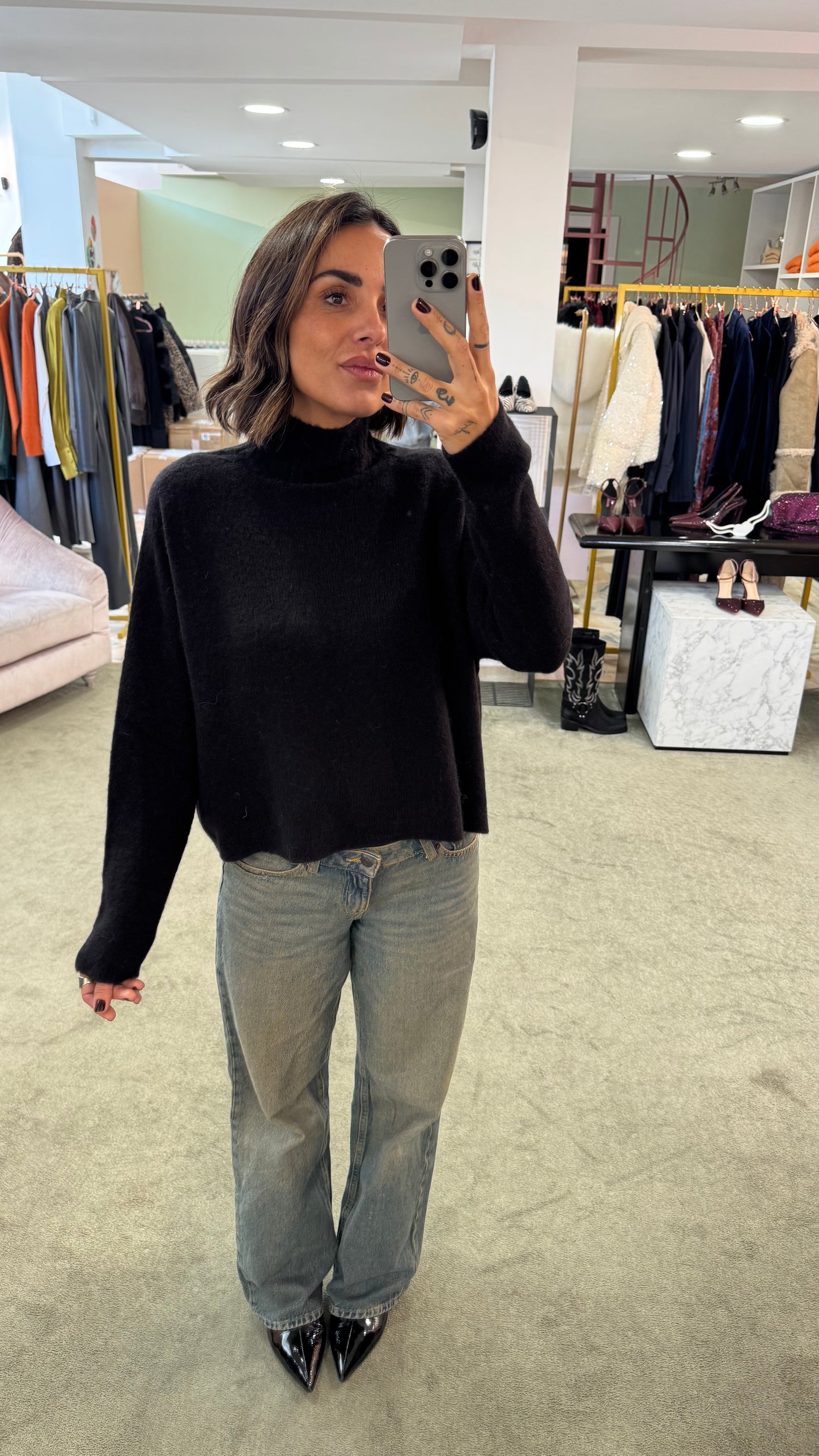 Maglione lupetto nero lh