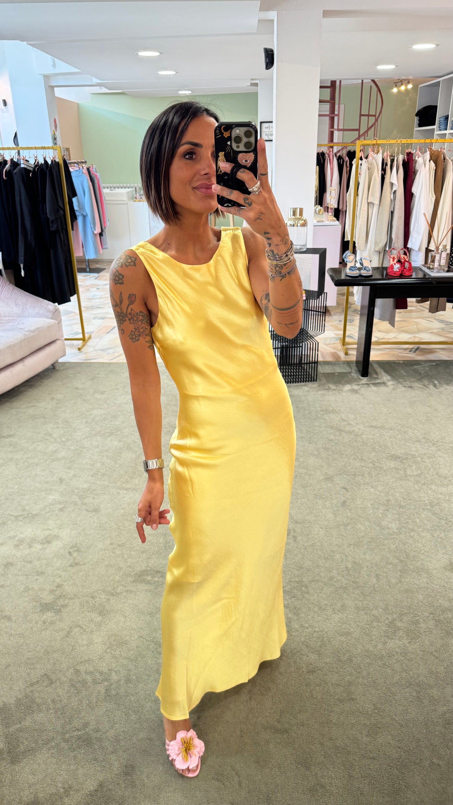 Abito lungo giallo in satin sl