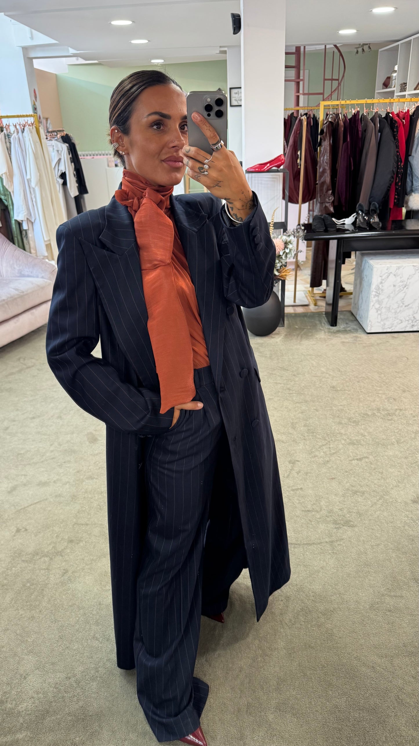 Camicia ruggine smanicata con sciarpina Actualee