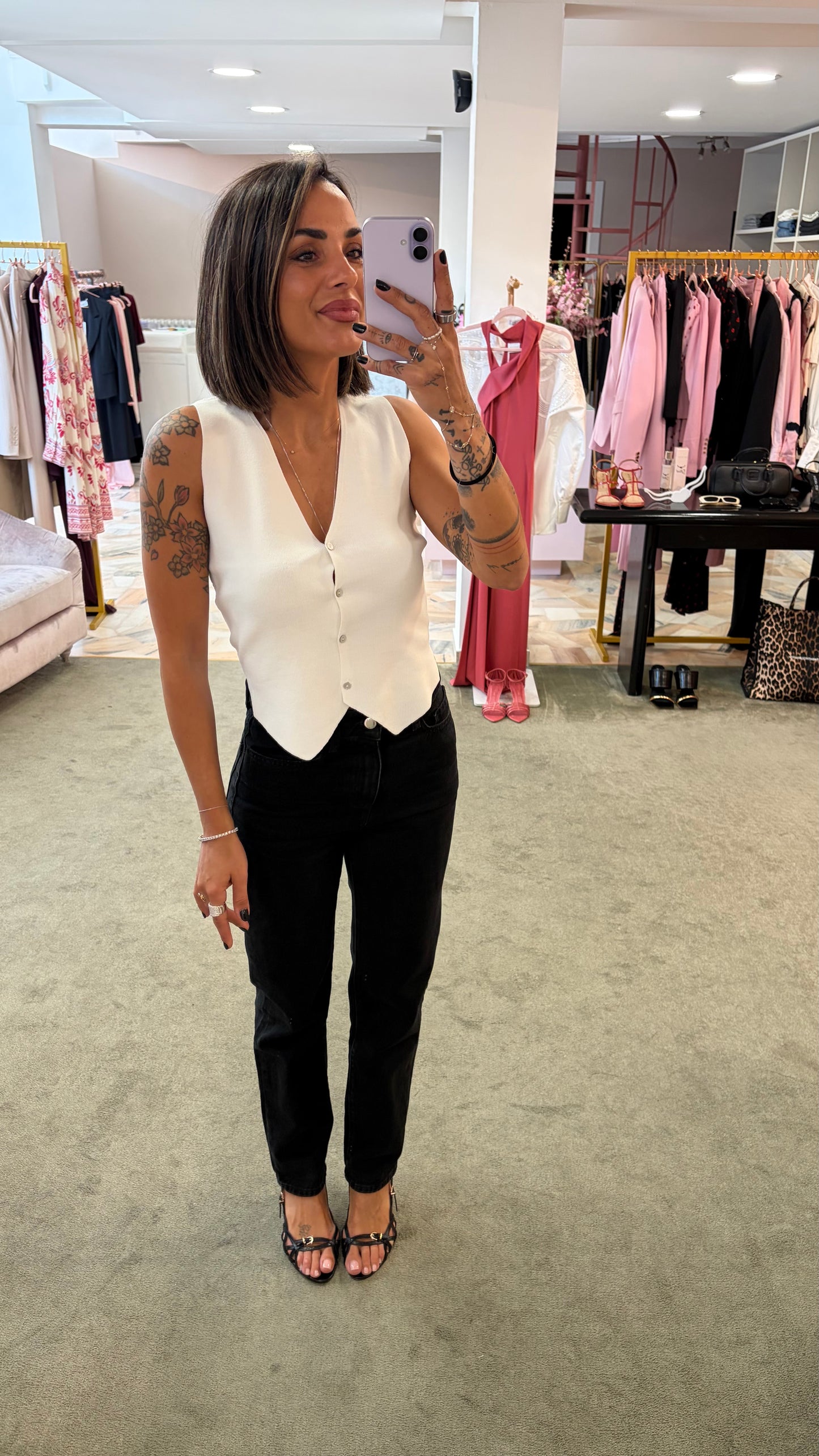 Sandalo nero con fibbie e tacco oro wr