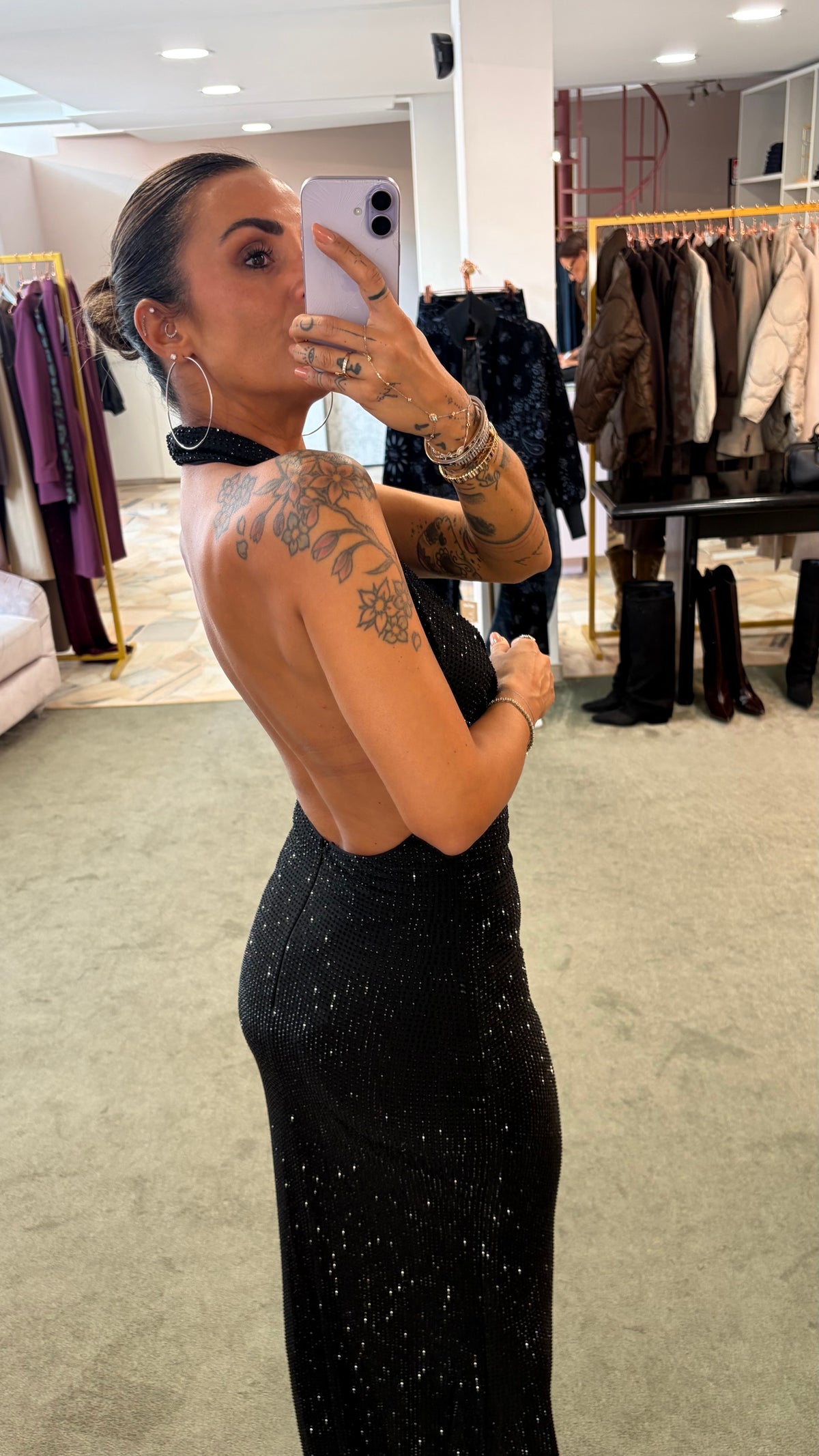 Abito lungo kuta nero a sirena con scollo drappeggiato tw