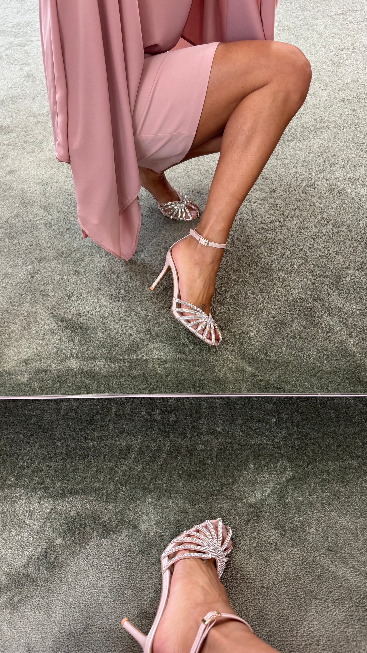 Abito rosa con cristalli manica kimono fr