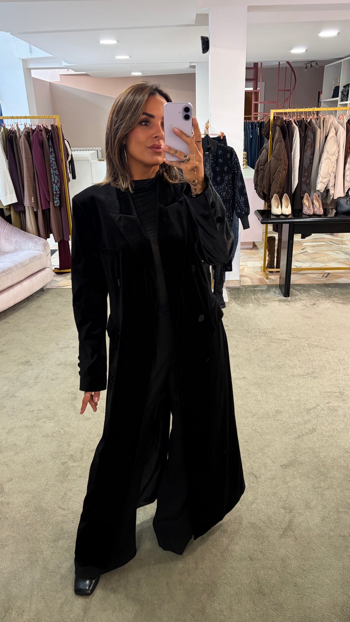 Cappotto lungo nero in velluto Don't@Me