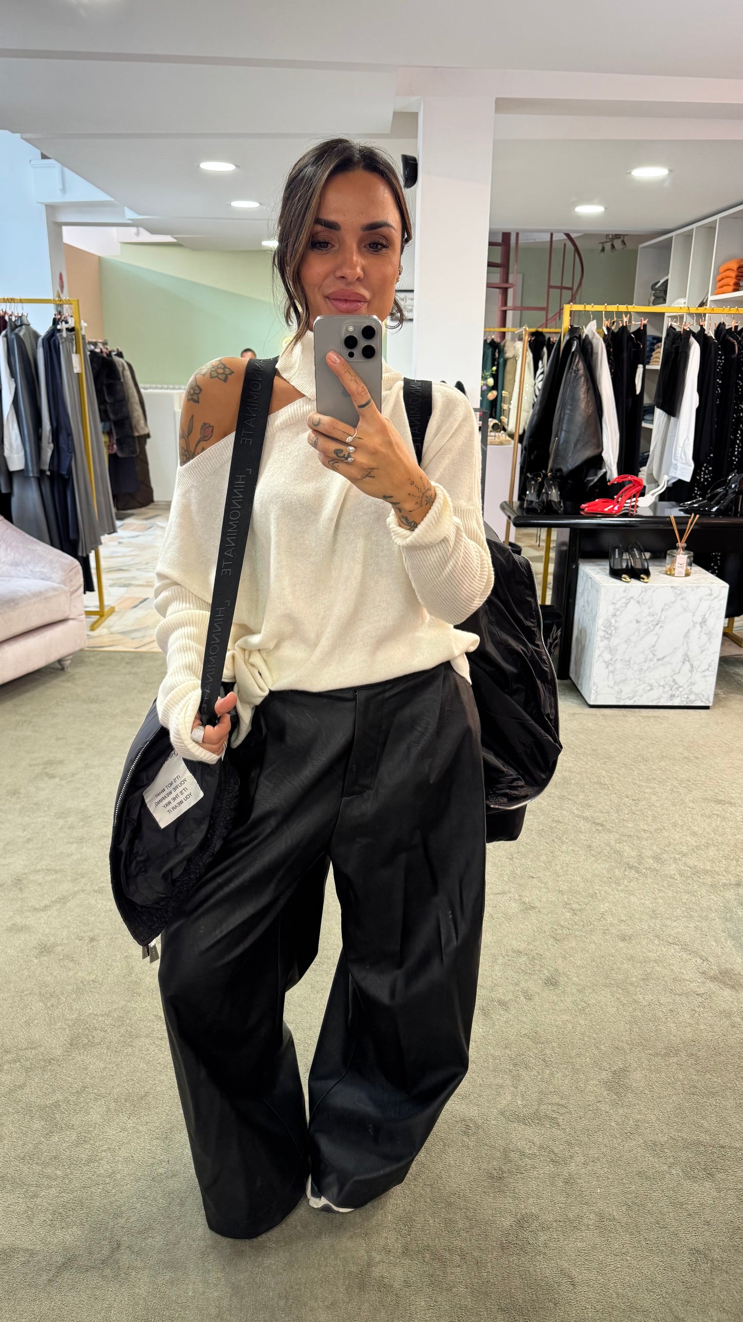 Piumino nero over con cappuccio Hinnominate