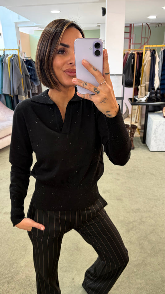 Maglione polo nera con micropaillettes ay