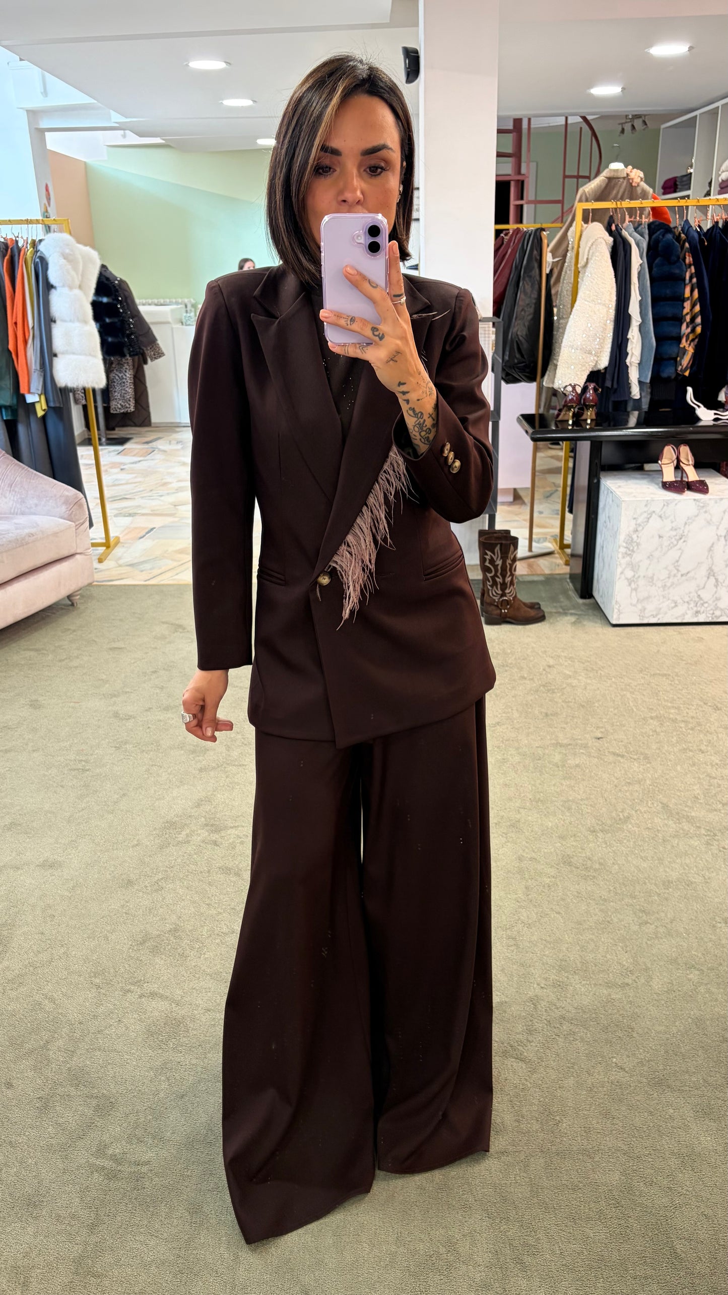 Pantaloni marroni a palazzo mq