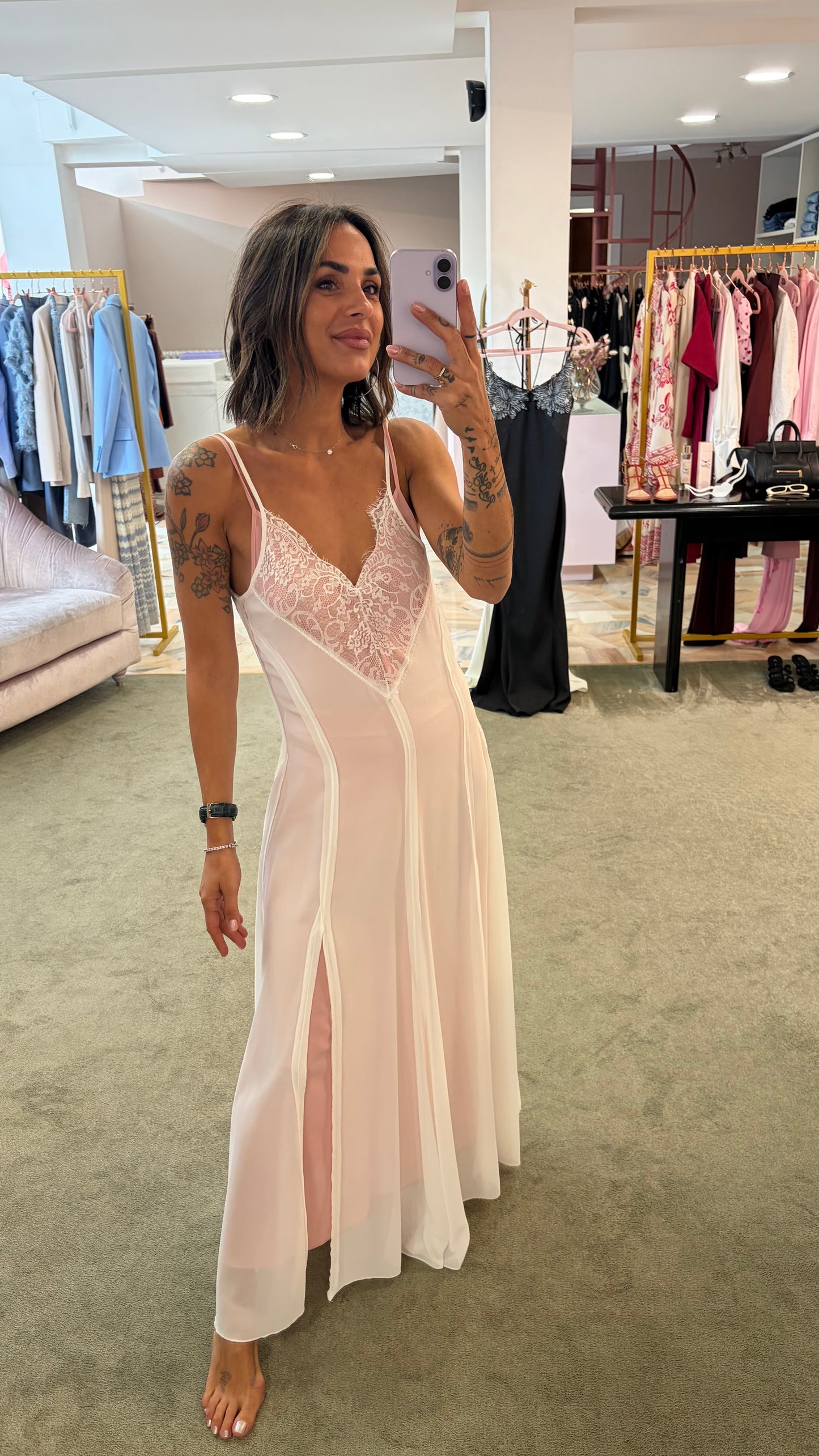 Abito lungo rosa e bianco sottoveste con inserti in pizzo fr