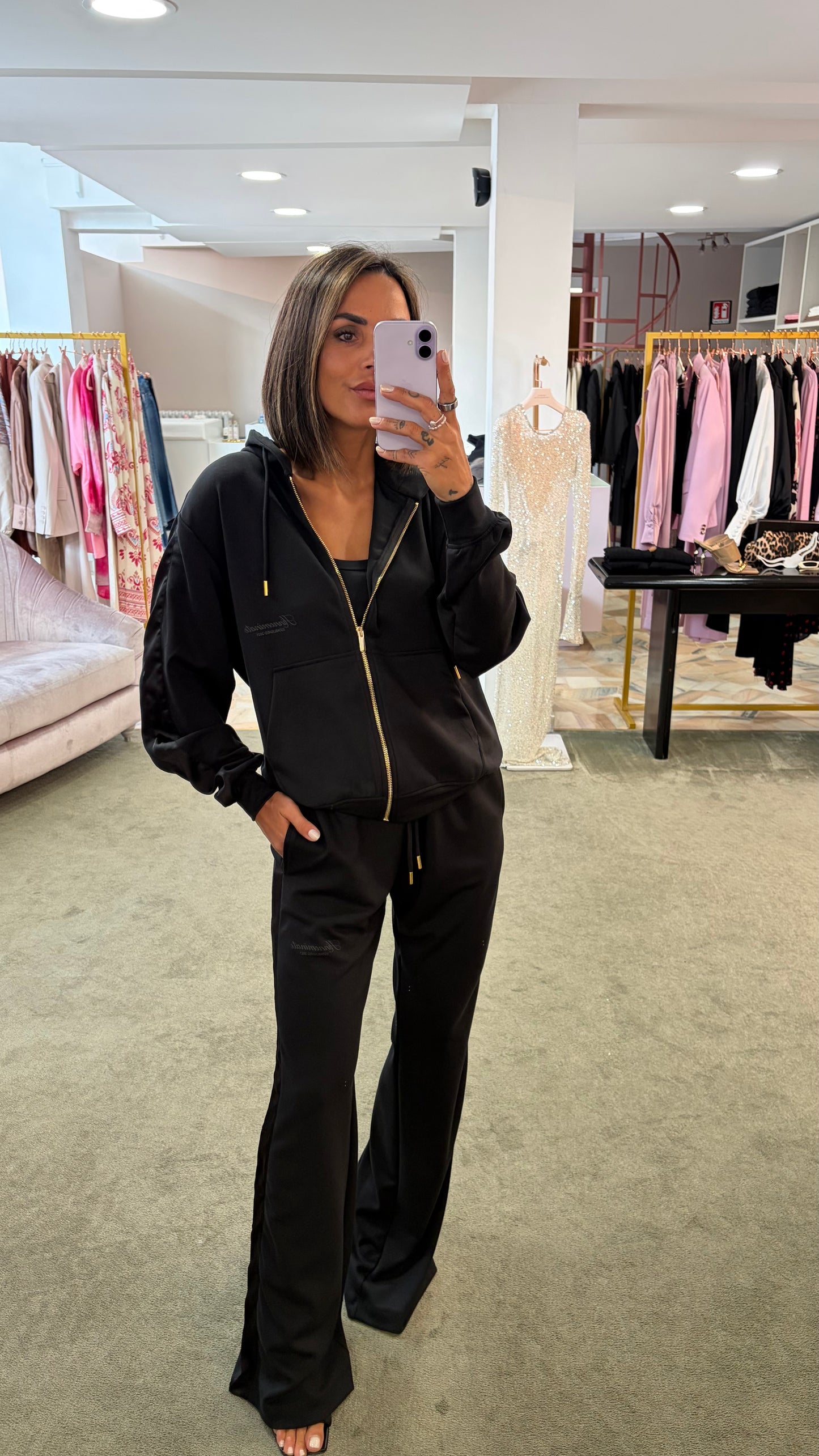 Felpa elegant nera con cappuccio e inserti in raso Hinnominate