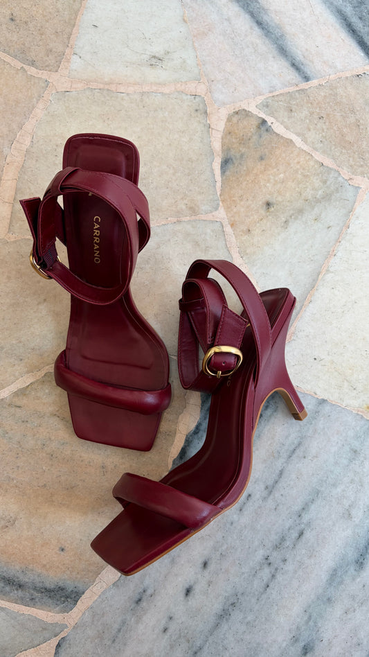 Sandalo bordeaux in pelle con cinturino caviglia