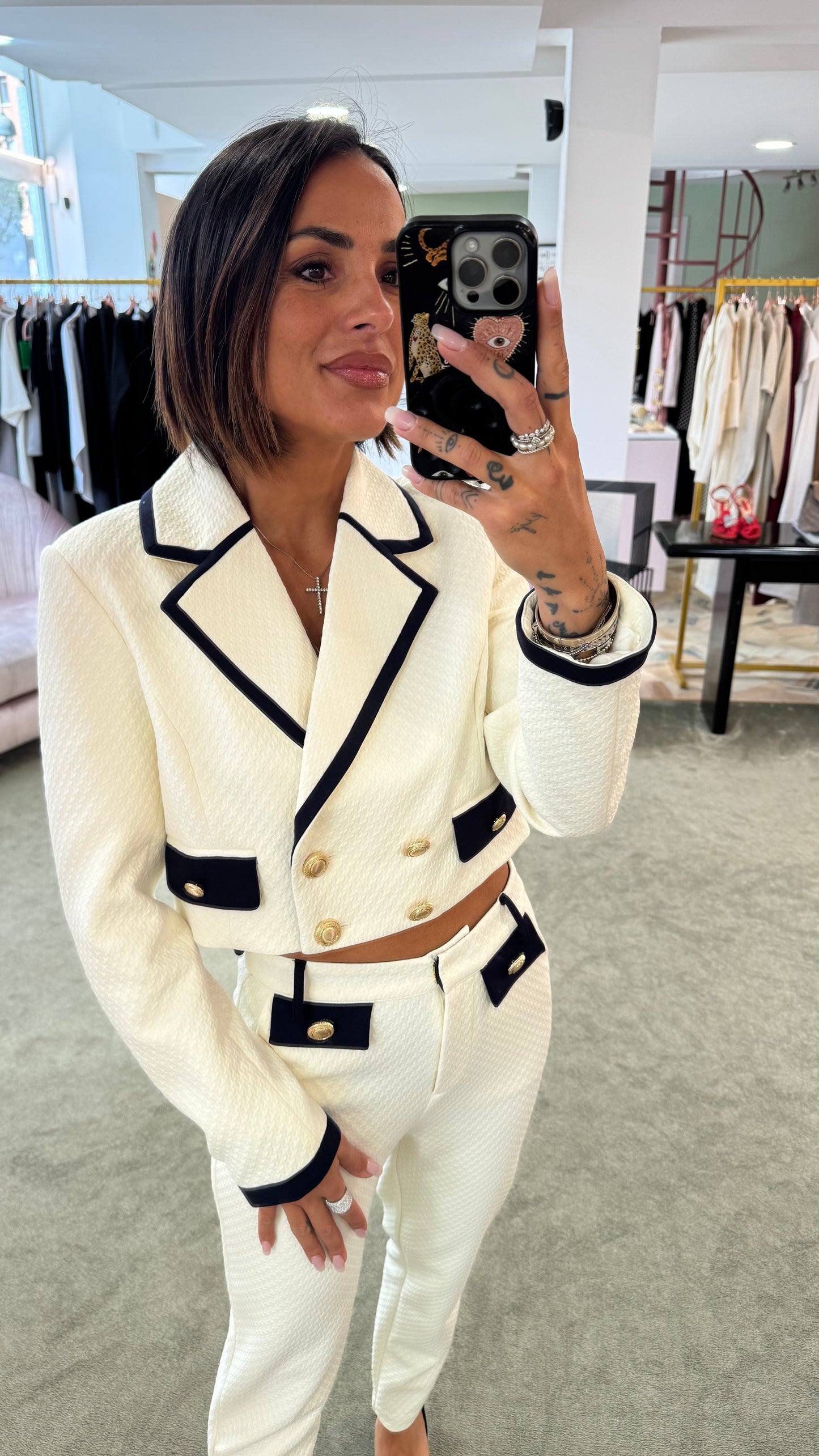 Blazer crop panna lavorato con bottoni oro fr