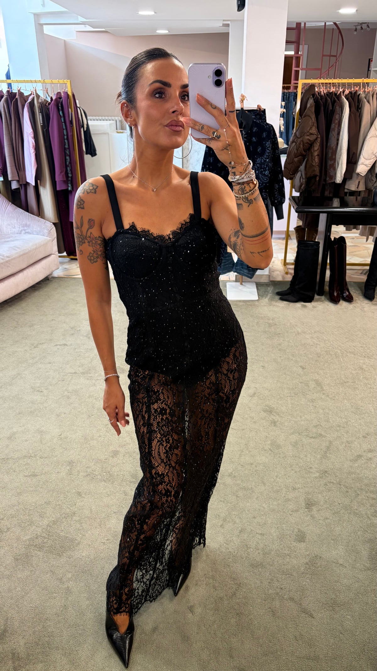 Abito midi vireyan nero in pizzo e micro paillettes tw