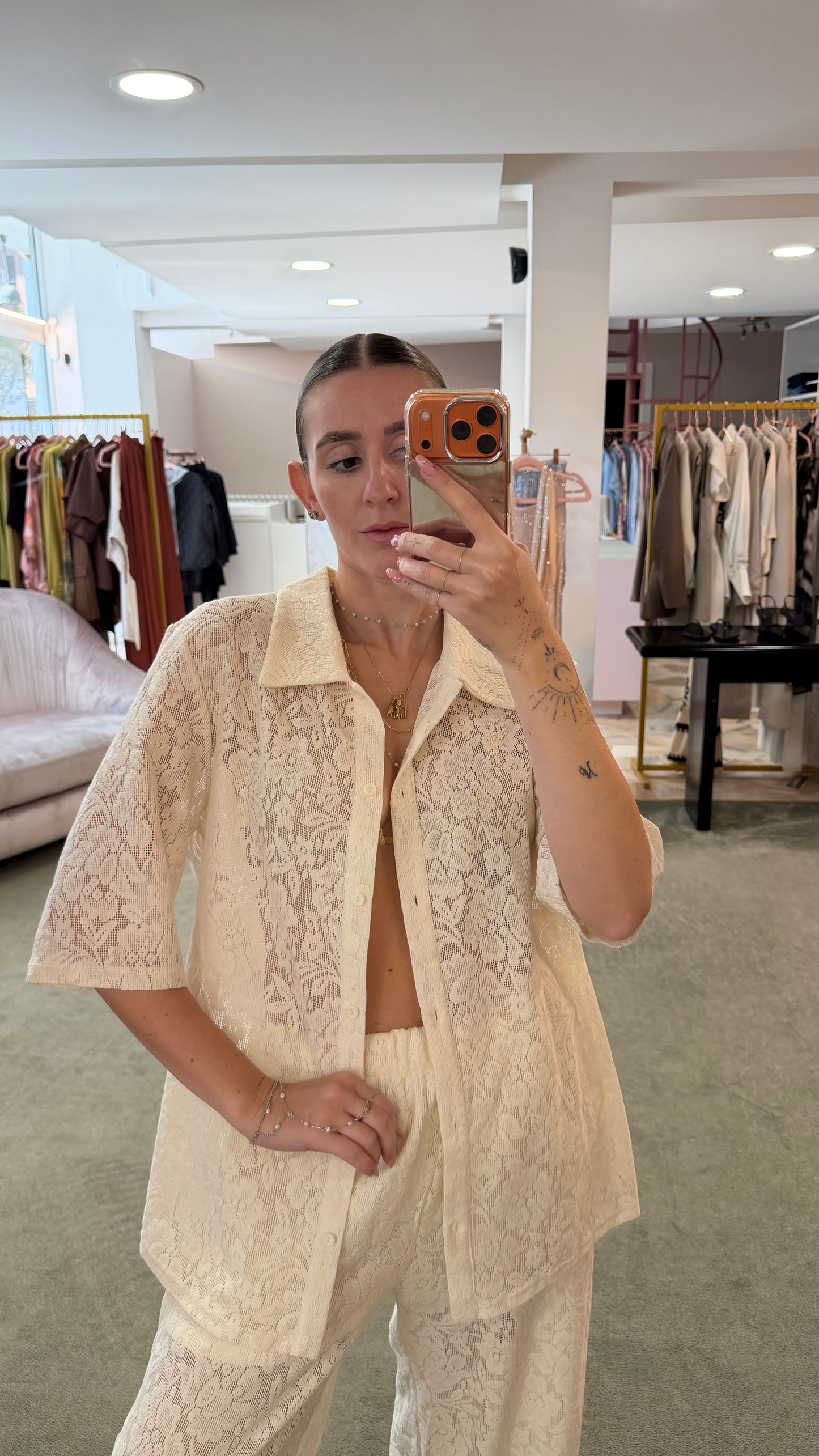 Camicia panna traforata con ricami fiori gl
