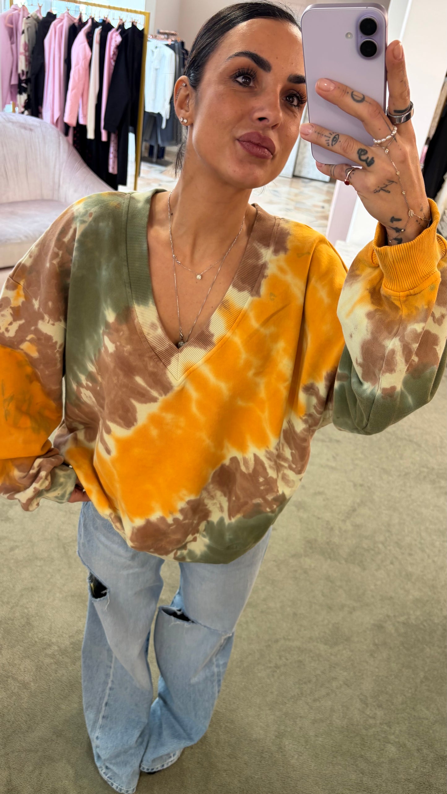 Felpa gialla verde tie-dye scollo a v Don't@Me