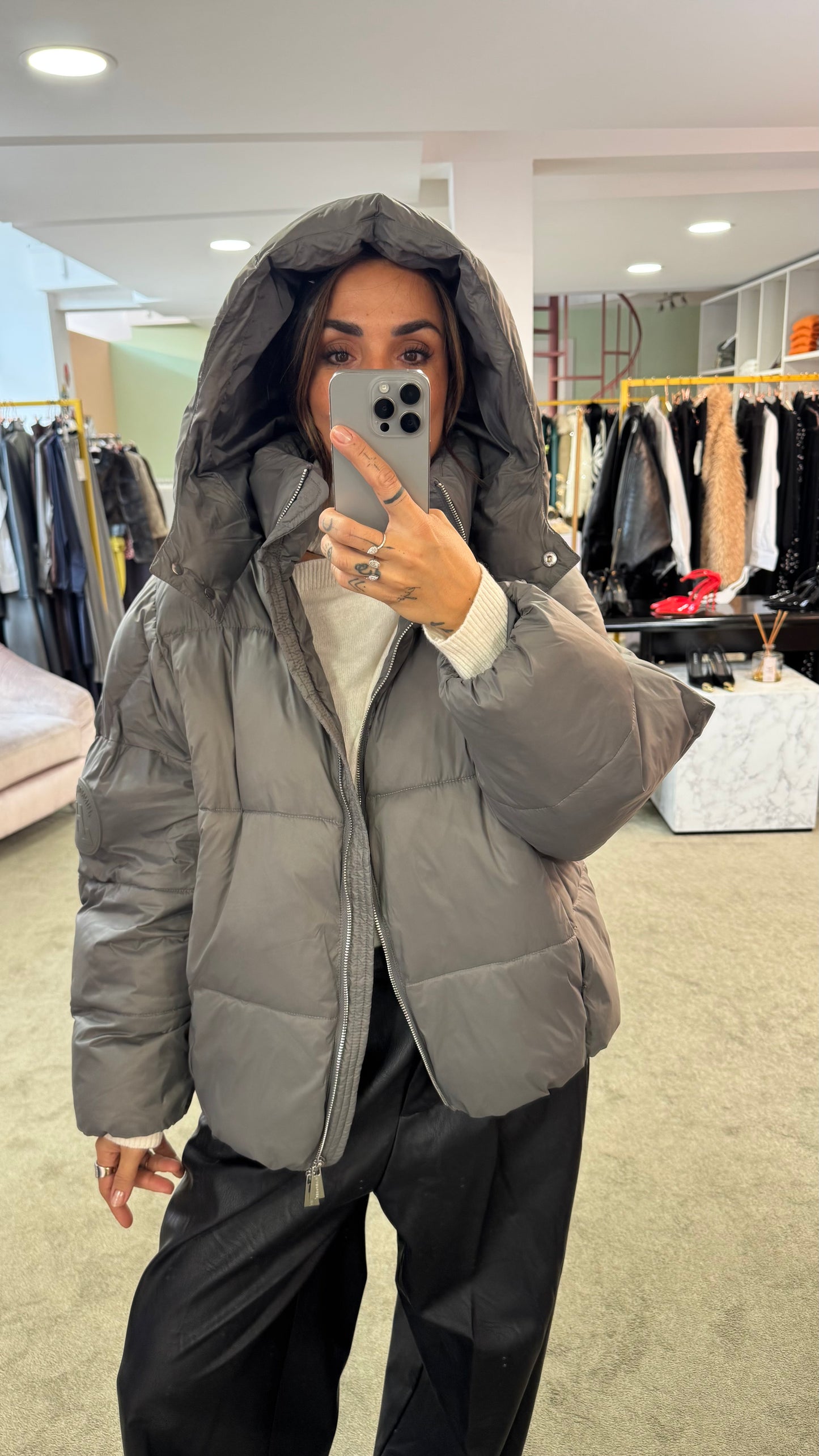 Piumino grigio over con cappuccio Hinnominate