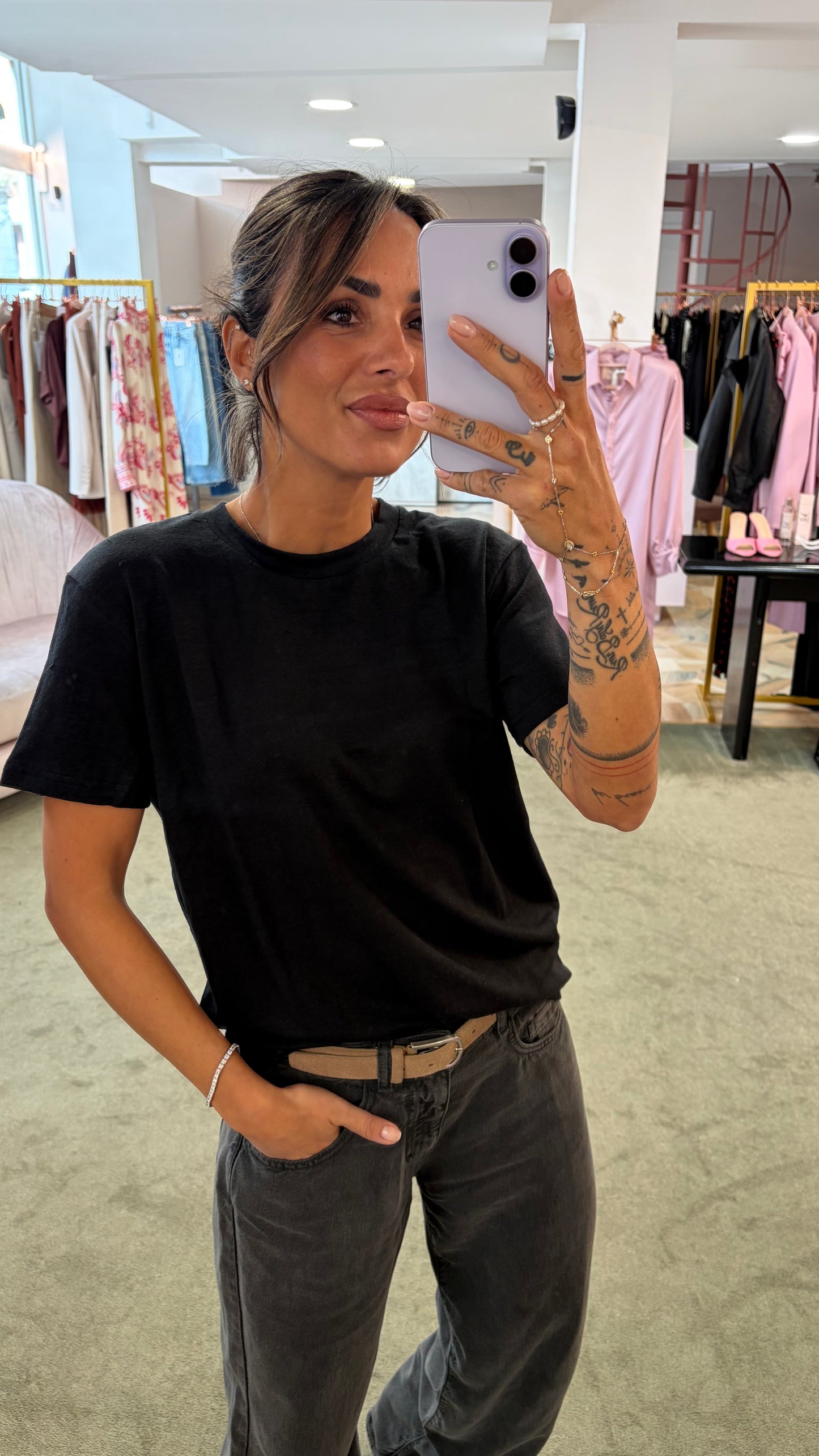T-shirt girocollo nera in lino glp
