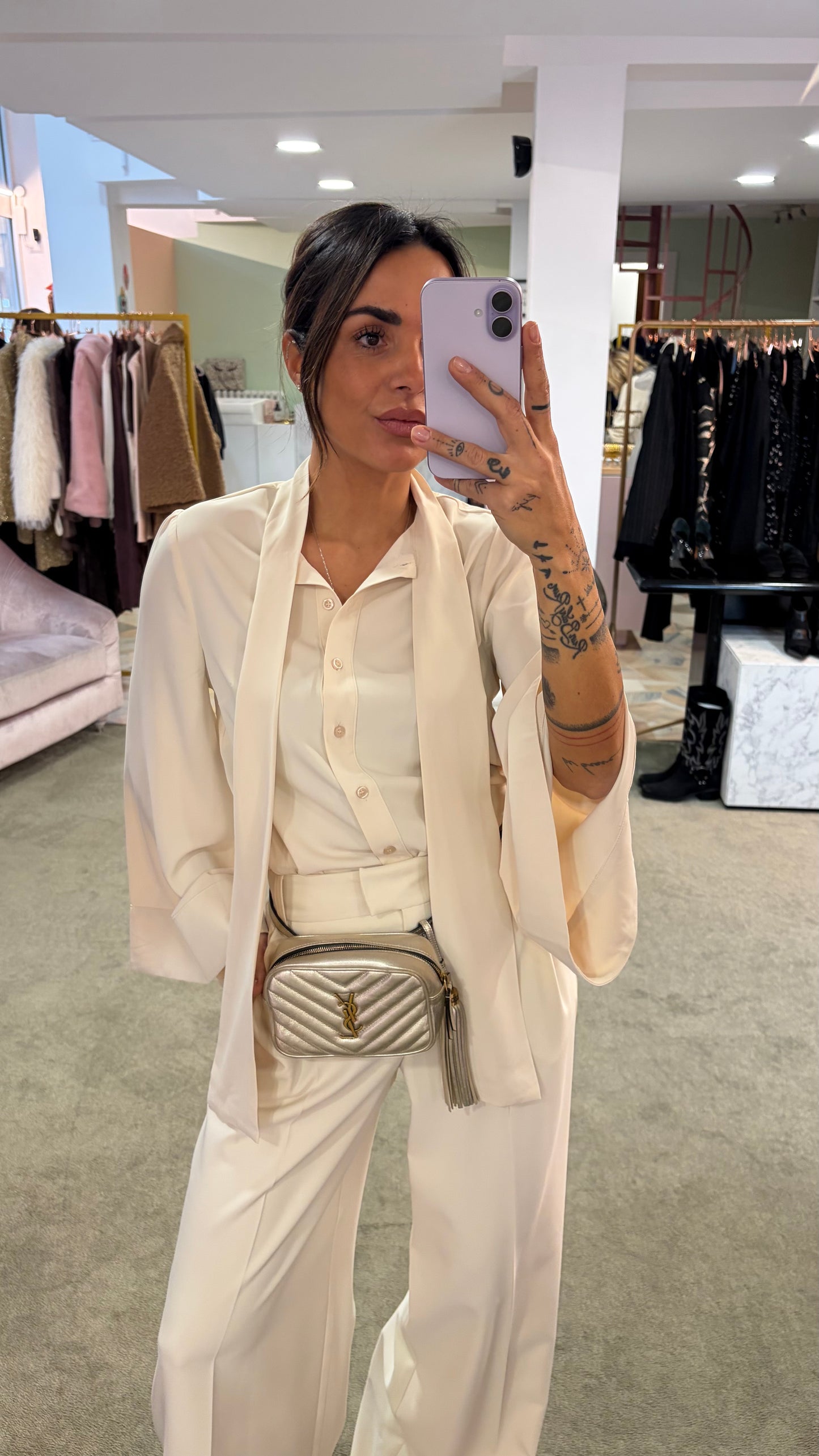 Camicia panna con sciarpina e manica a kimono ay