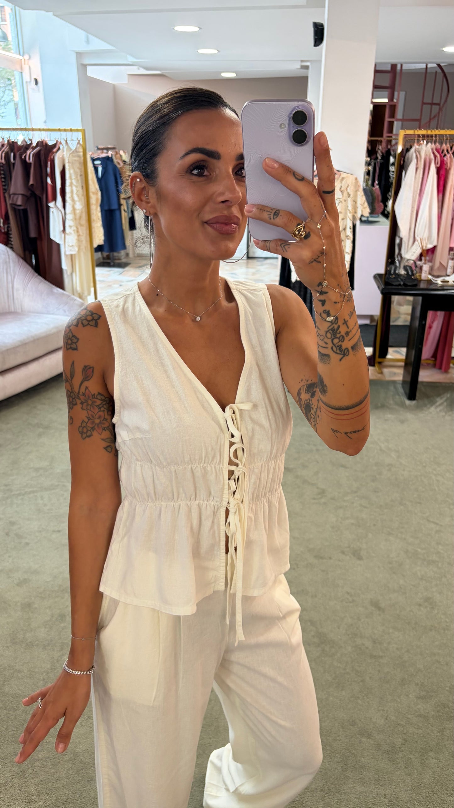 Canotta gilet bianco panna con fiocchetti jx