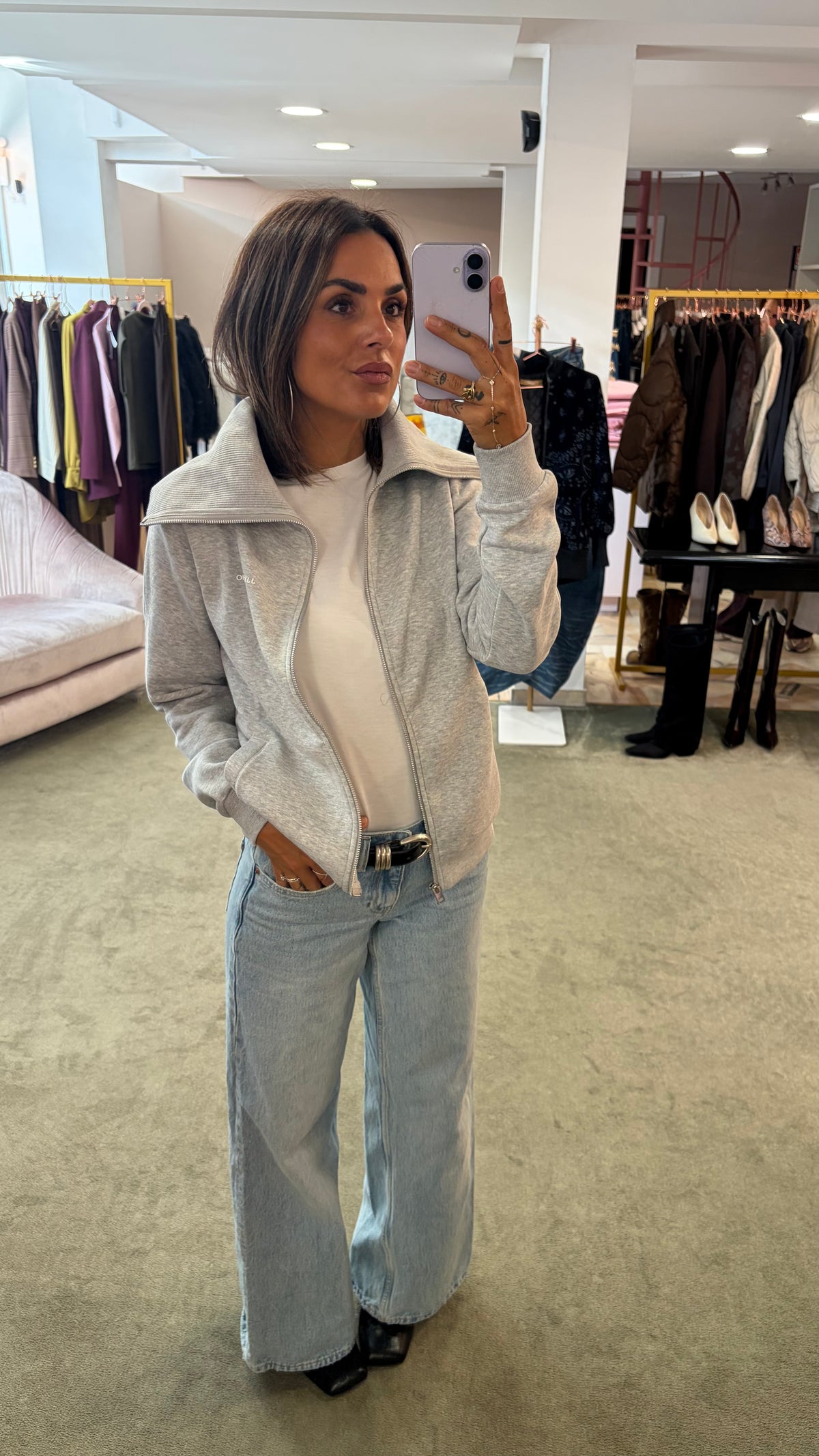 Felpa grigio chiaro con zip e collo alto jx