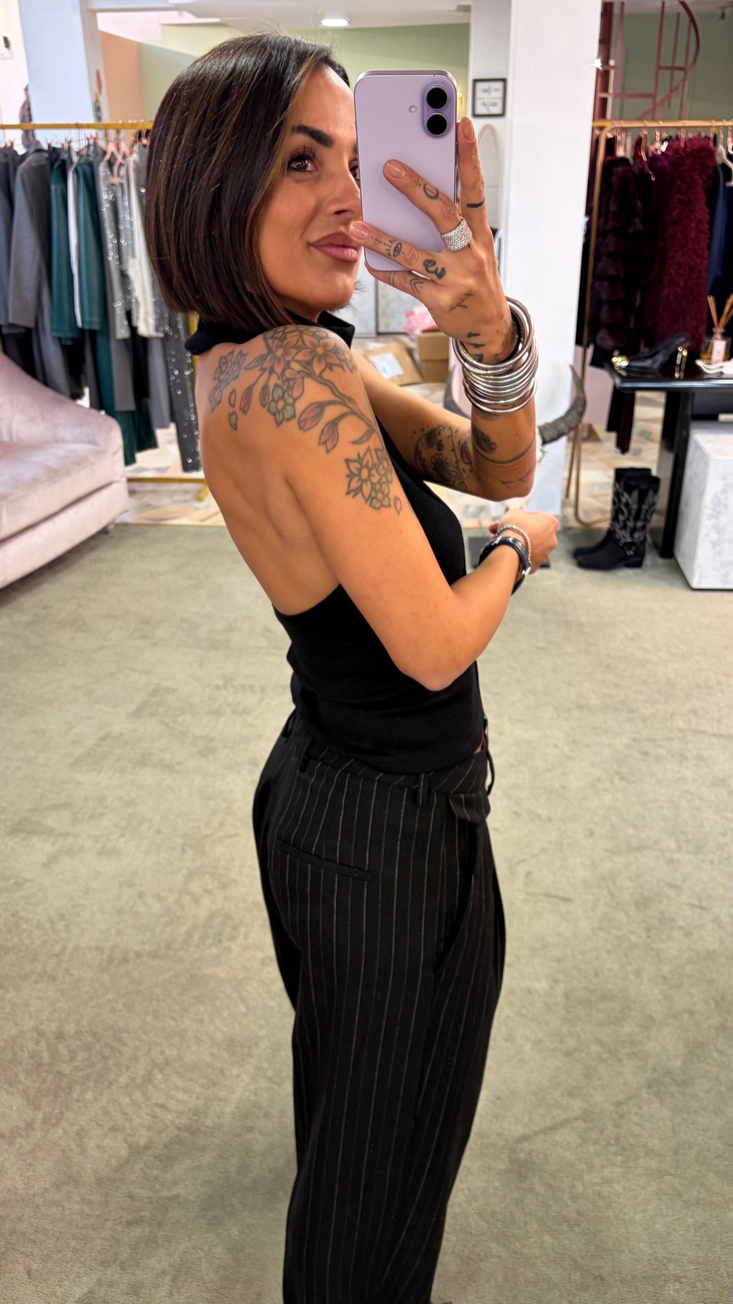 Top nero con frange scollo all'americana mq