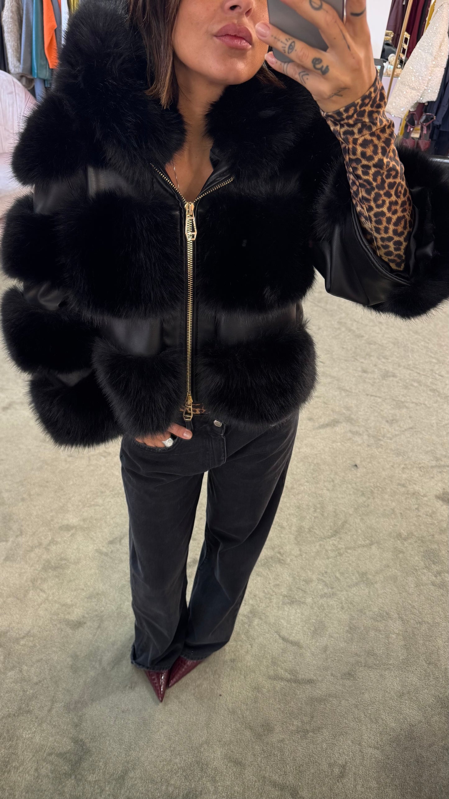 Pelliccia eco nera luxury con cappuccio ys