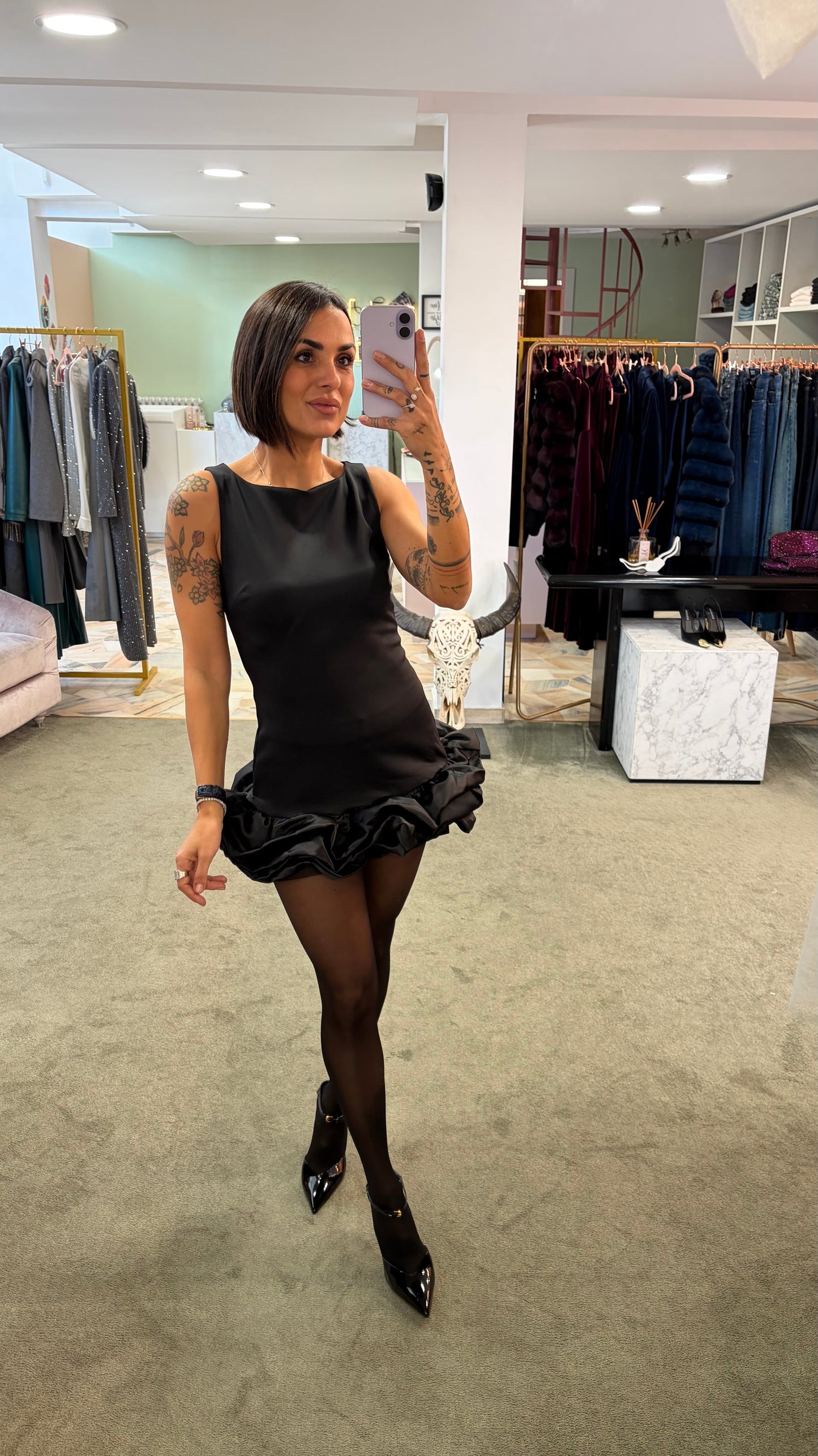 Abito mini nero con fascia volant gl