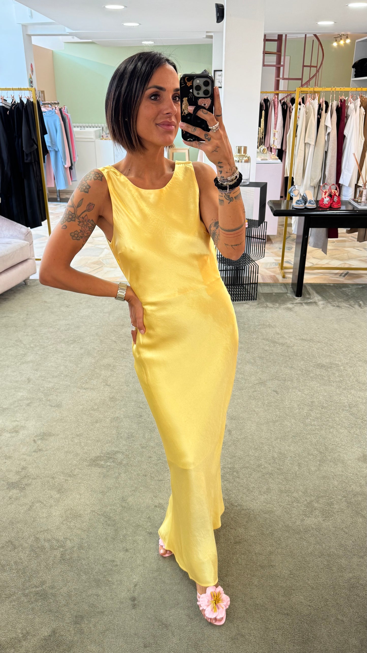 Abito lungo giallo in satin sl