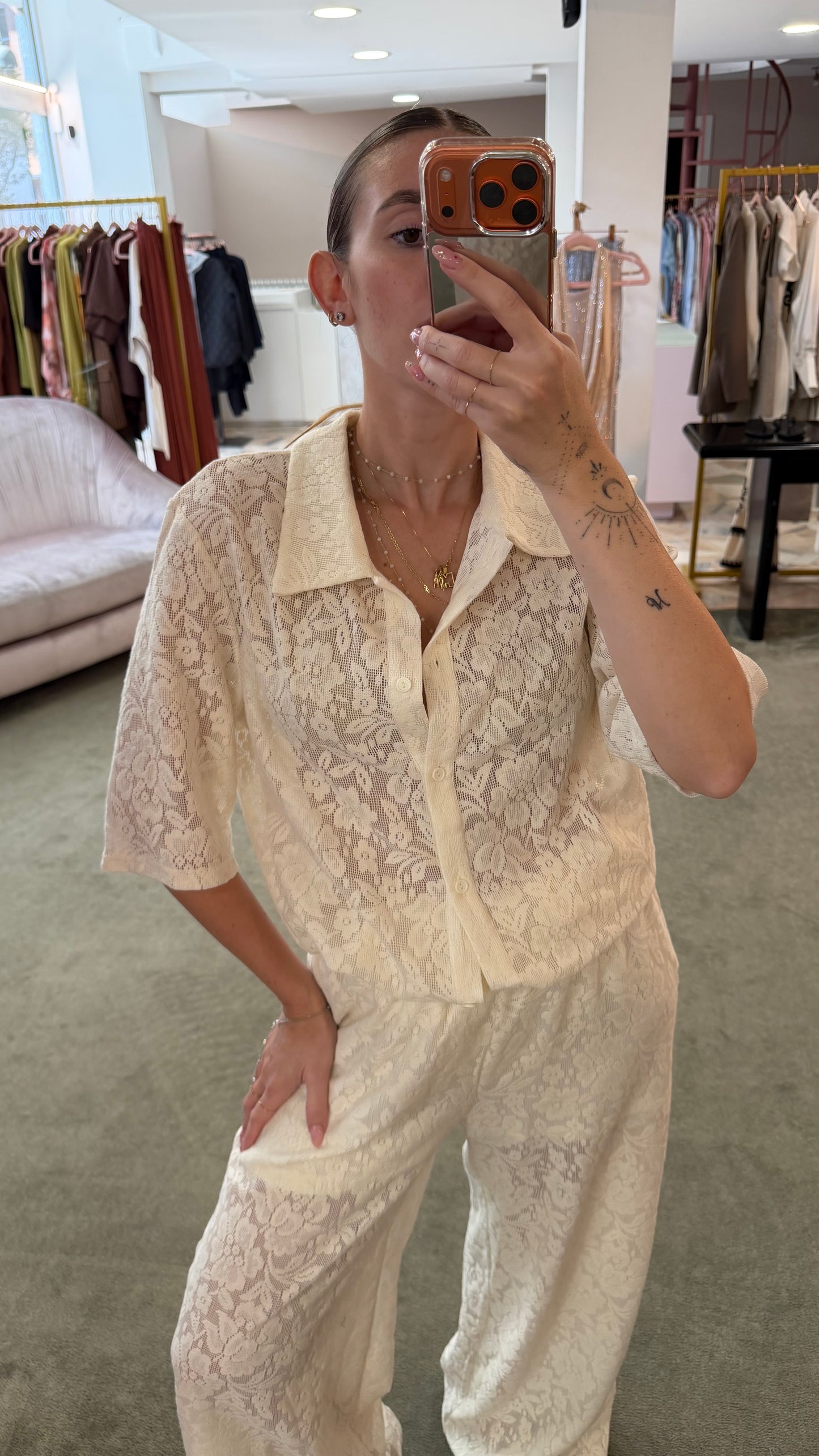 Camicia panna traforata con ricami fiori gl
