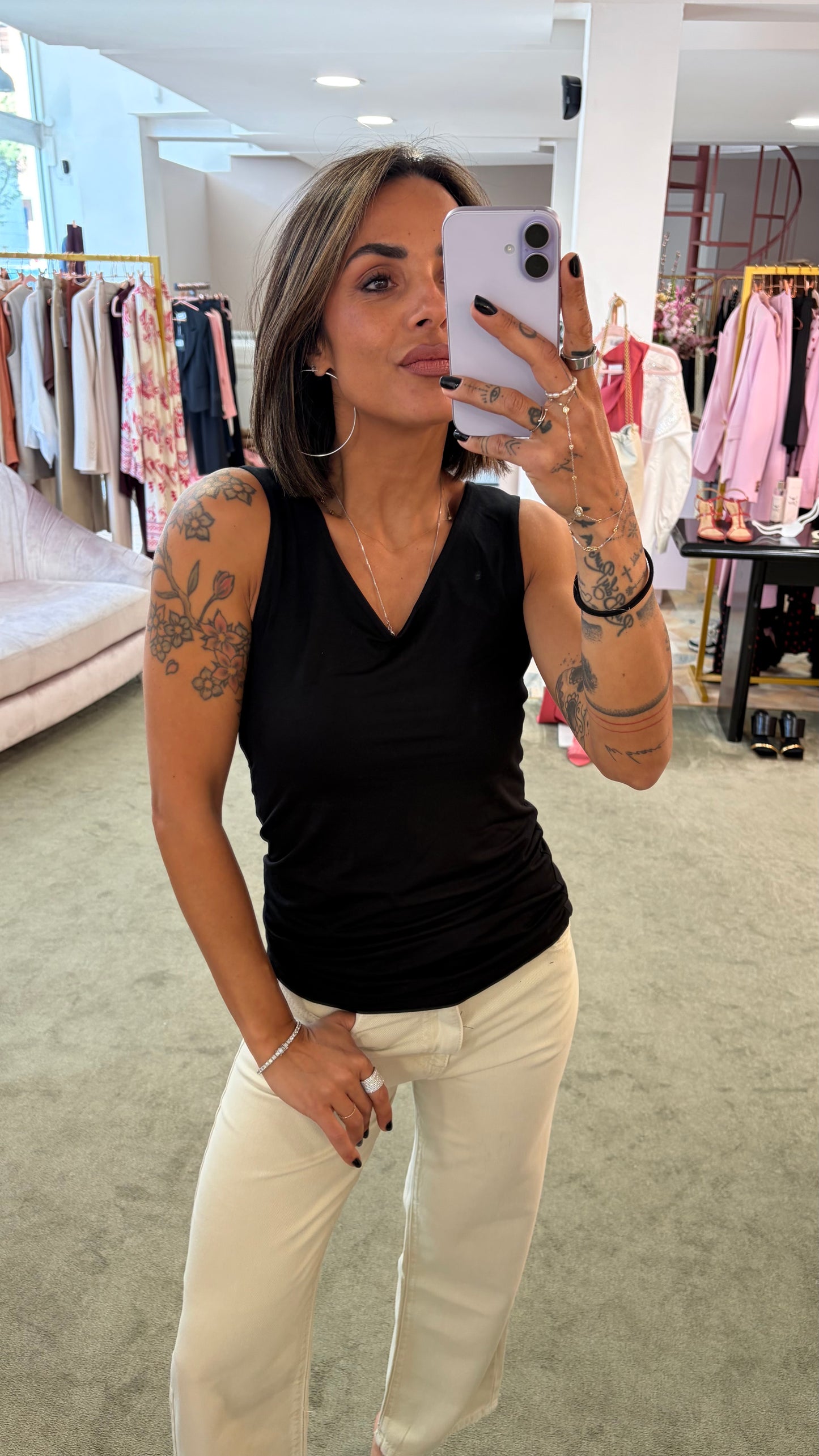 Canotta nera scollo a v sy