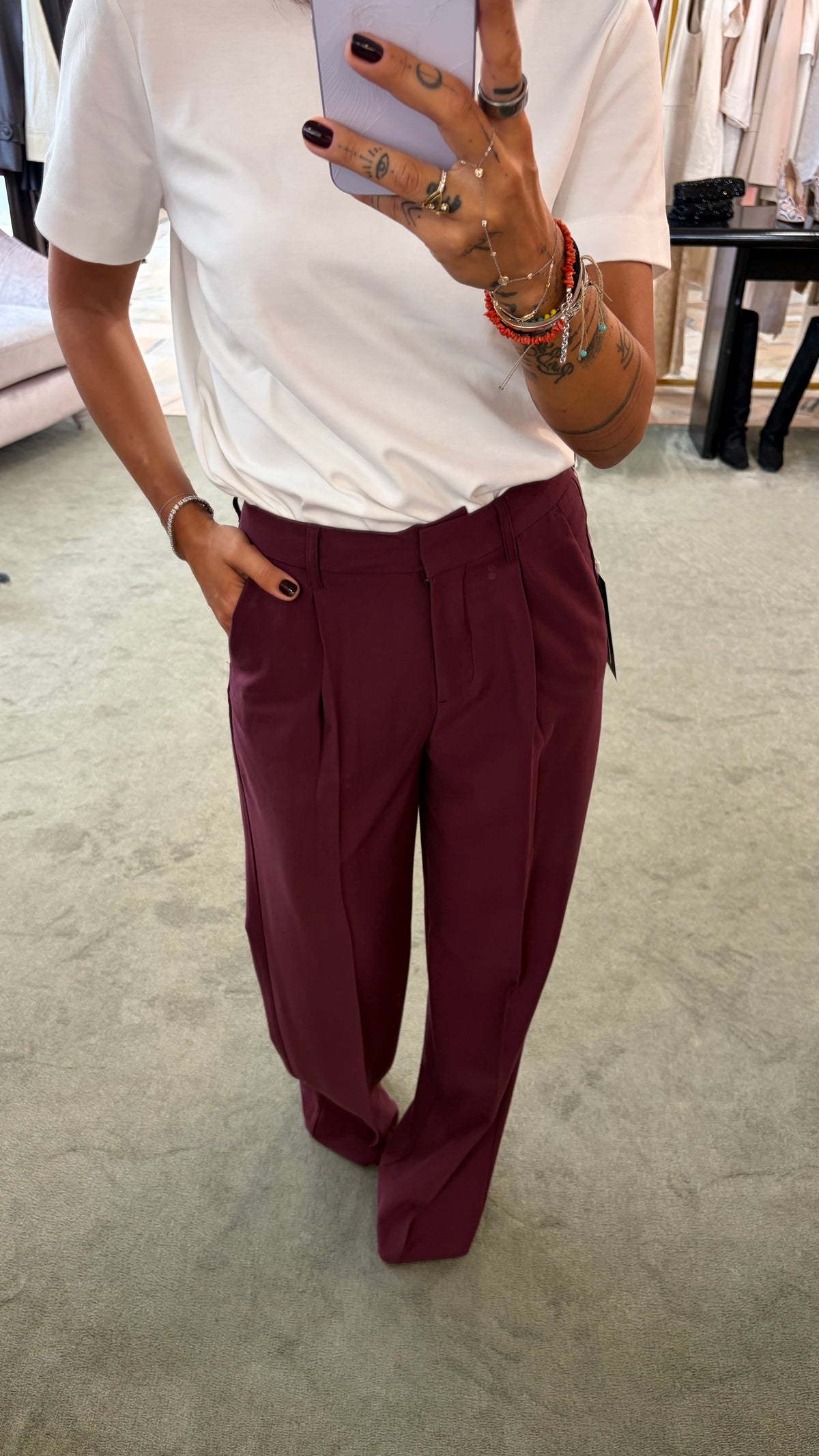 Pantaloni bordeaux ellis con pences wide leg jx