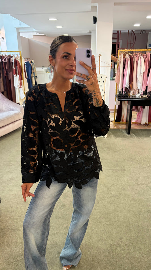 Camicia nera coreana foglie  traforata manica lunga sy