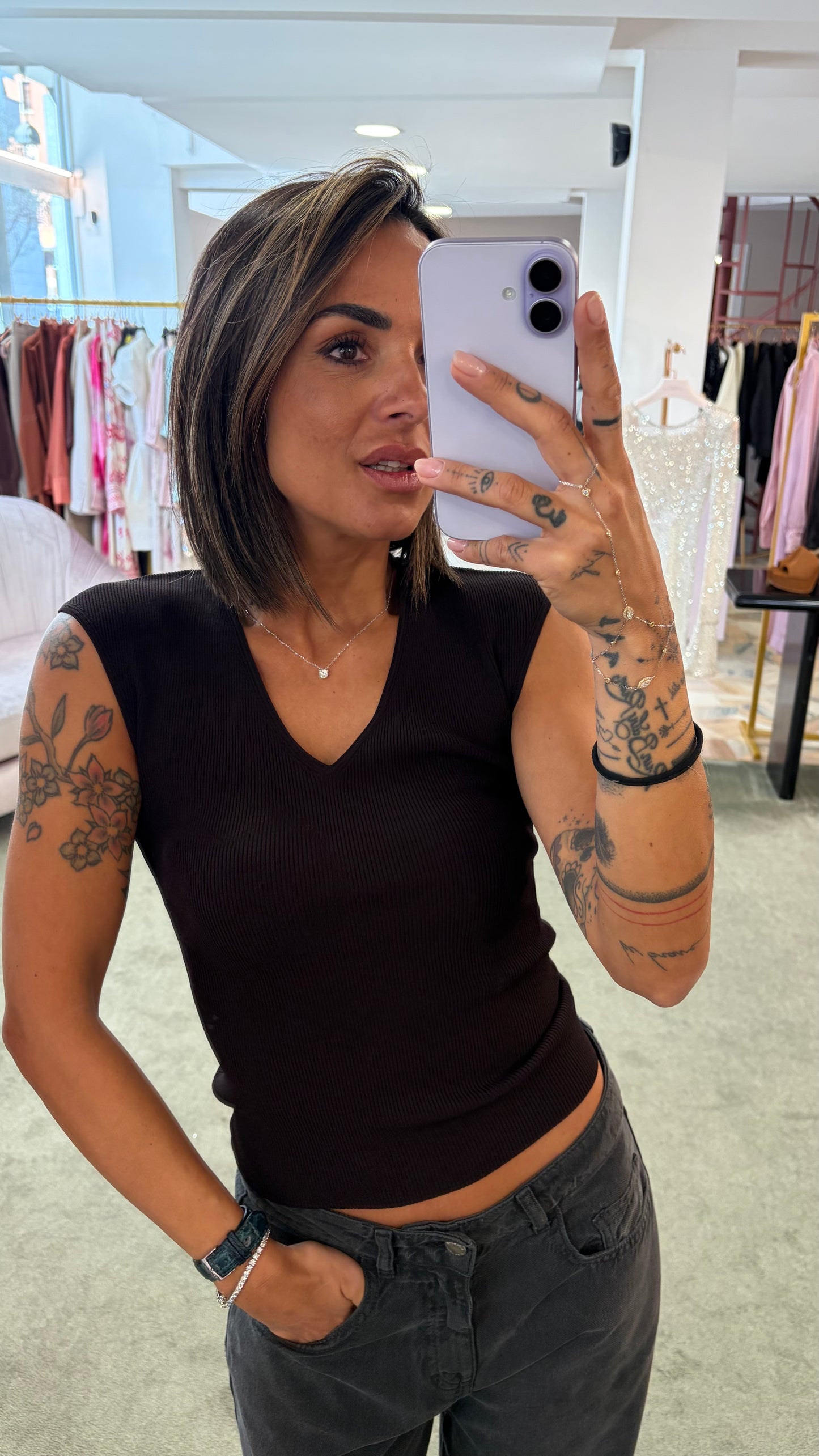 Canotta marrone testa di moro scollo a v costine Petite Pull