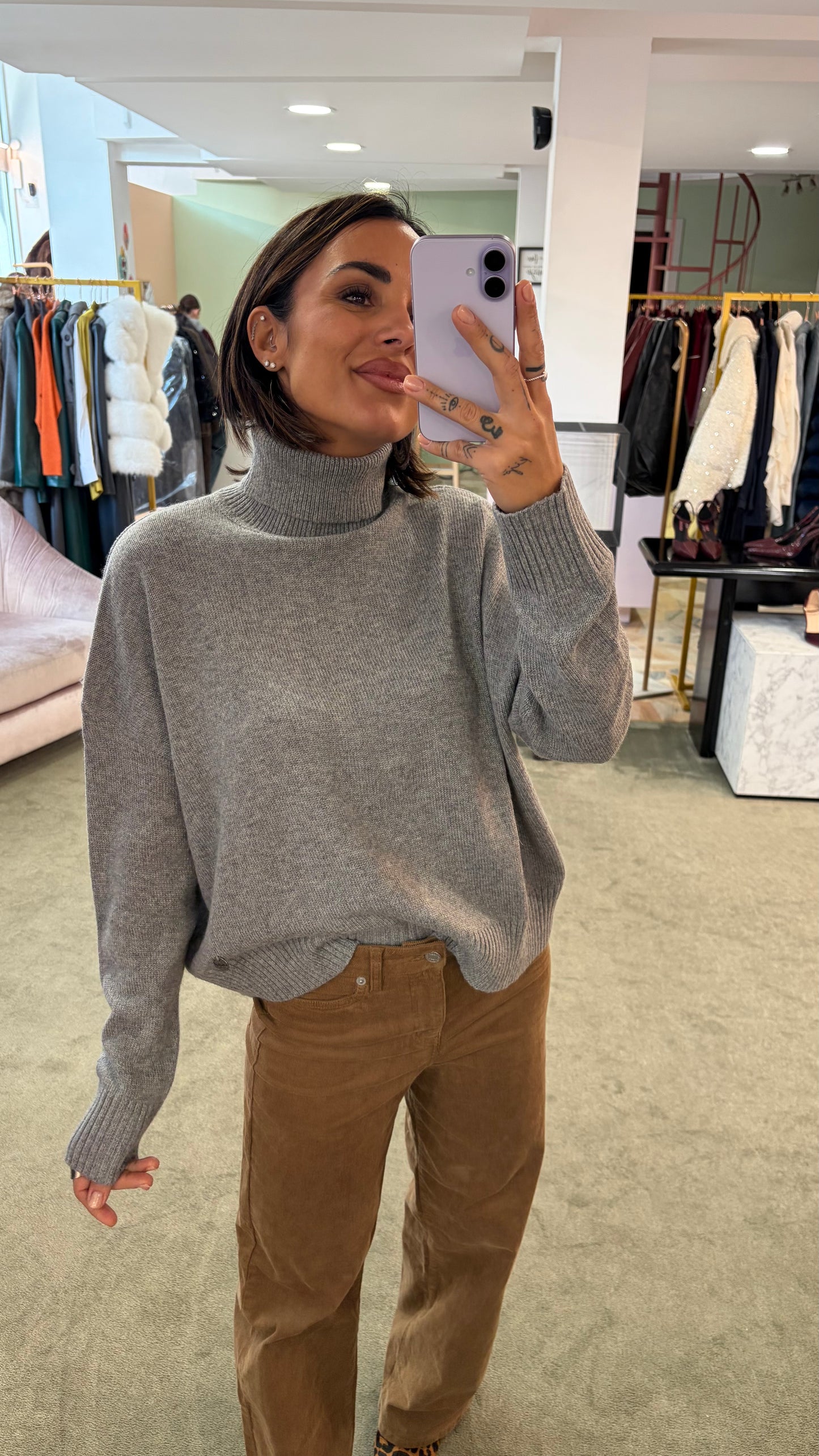 Dolcevita grigio a scatola in angora doppio filo tk