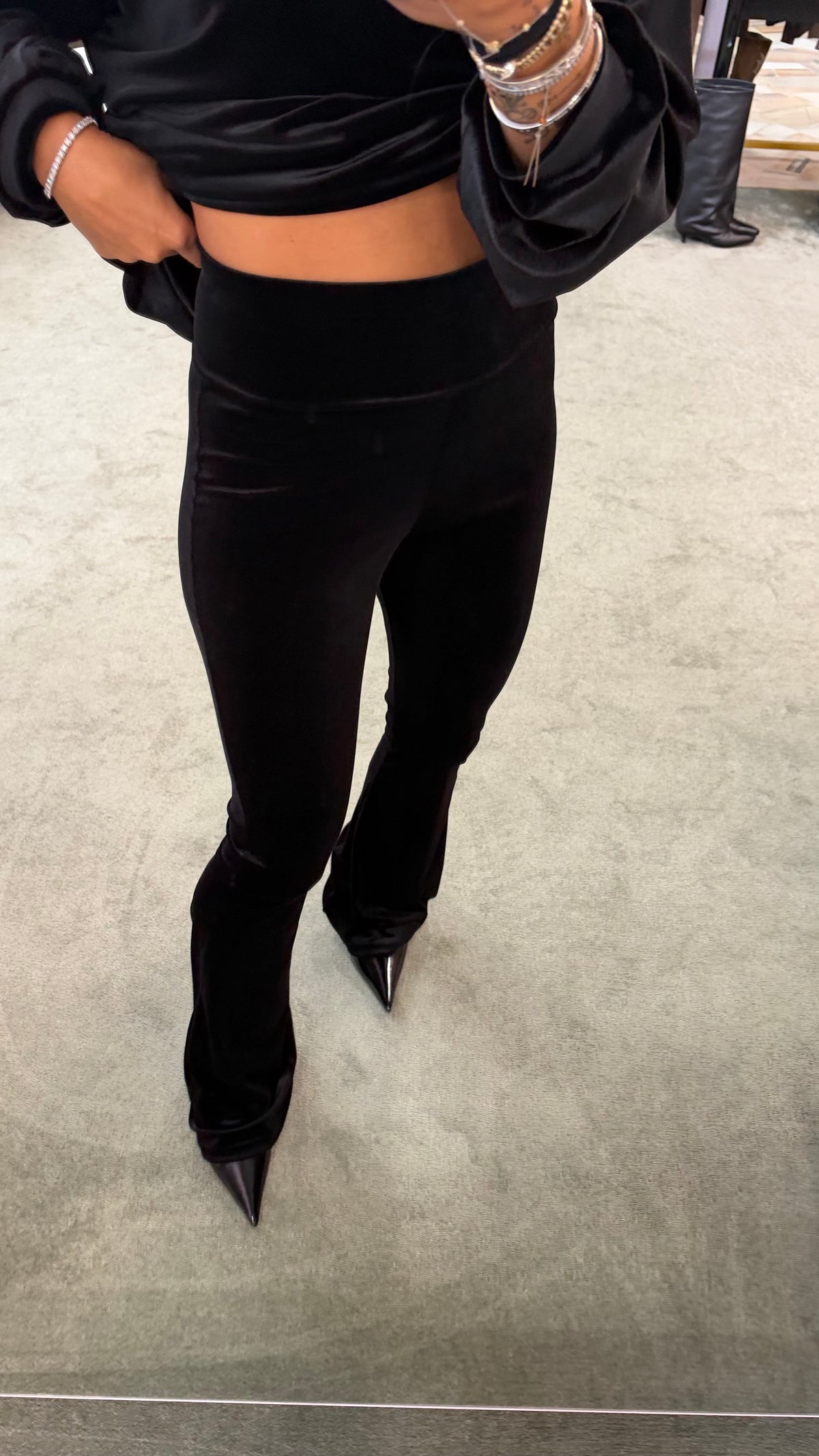 Pantaloni neri flare in velluto Don't@Me
