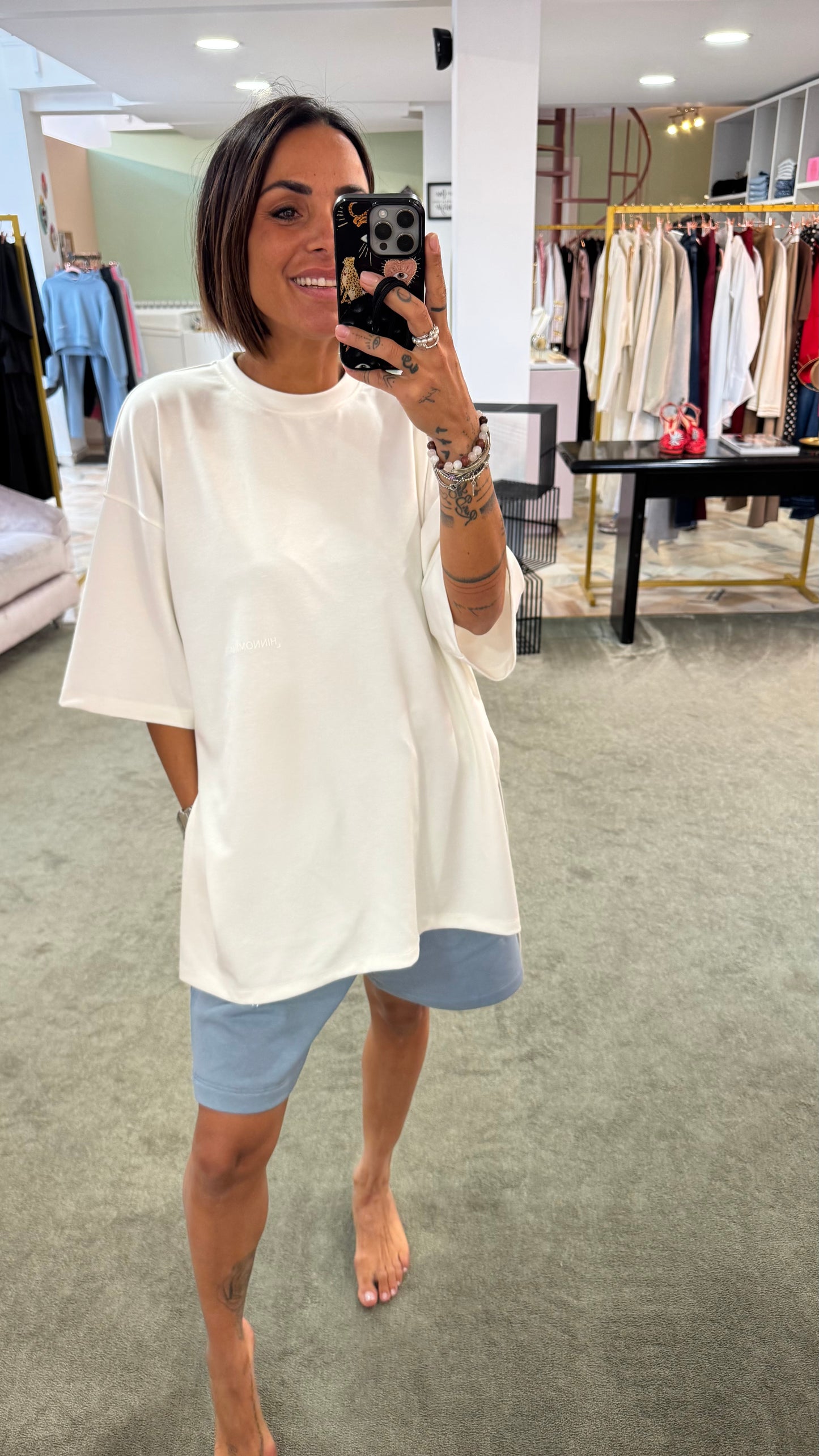 T-shirt bianca panna over in modal con spacchi hinnominate
