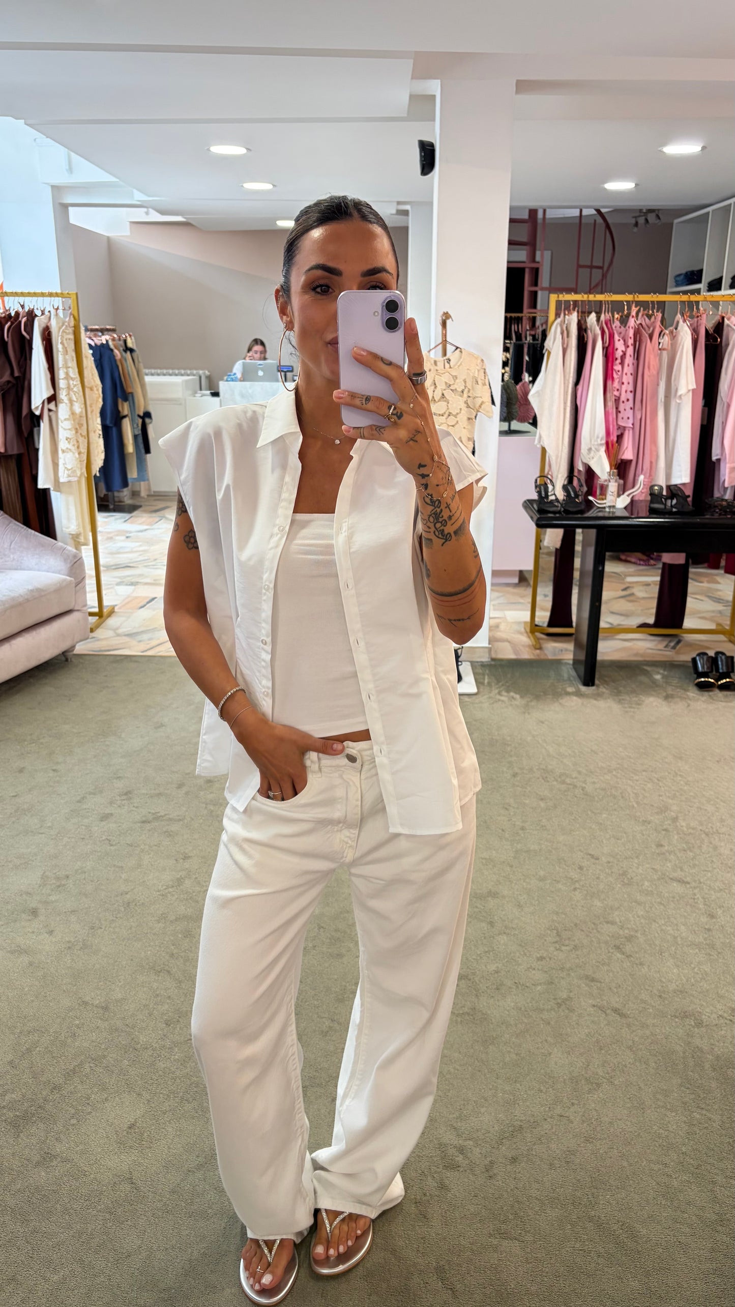 Camicia bianca sciancrata manica scesa sy
