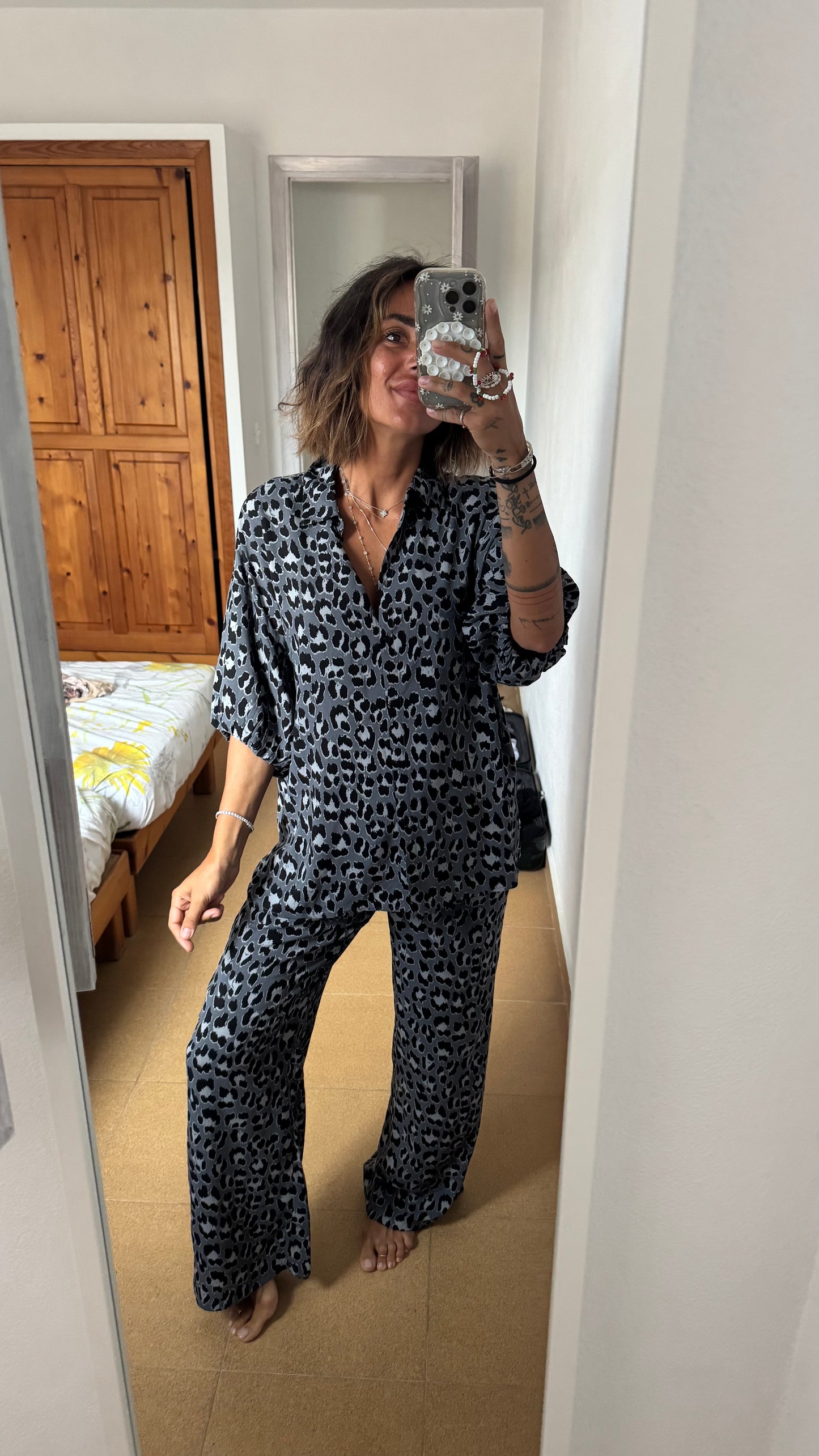 Camicia leopardata grigia sy