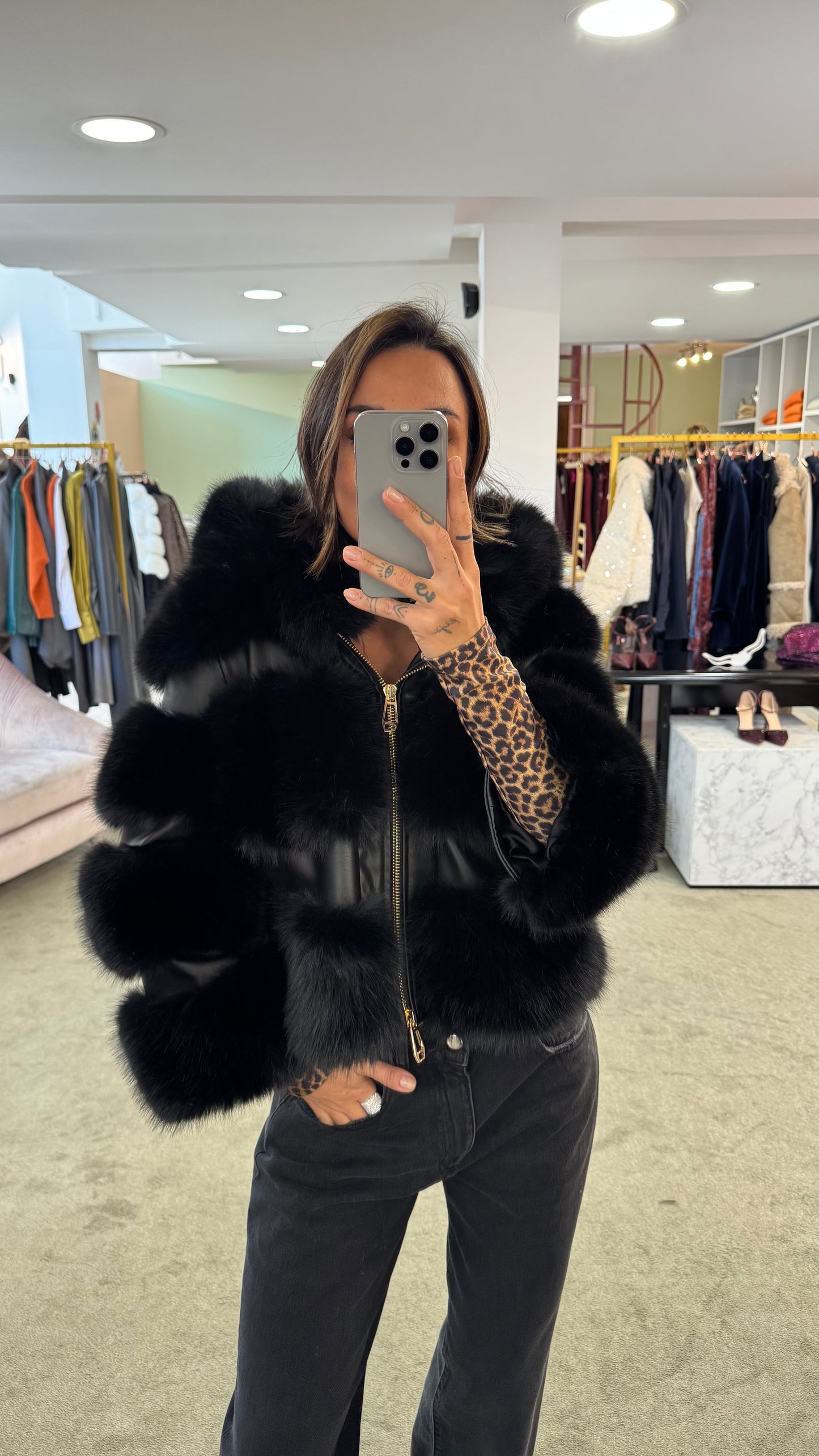 Pelliccia eco nera luxury con cappuccio ys