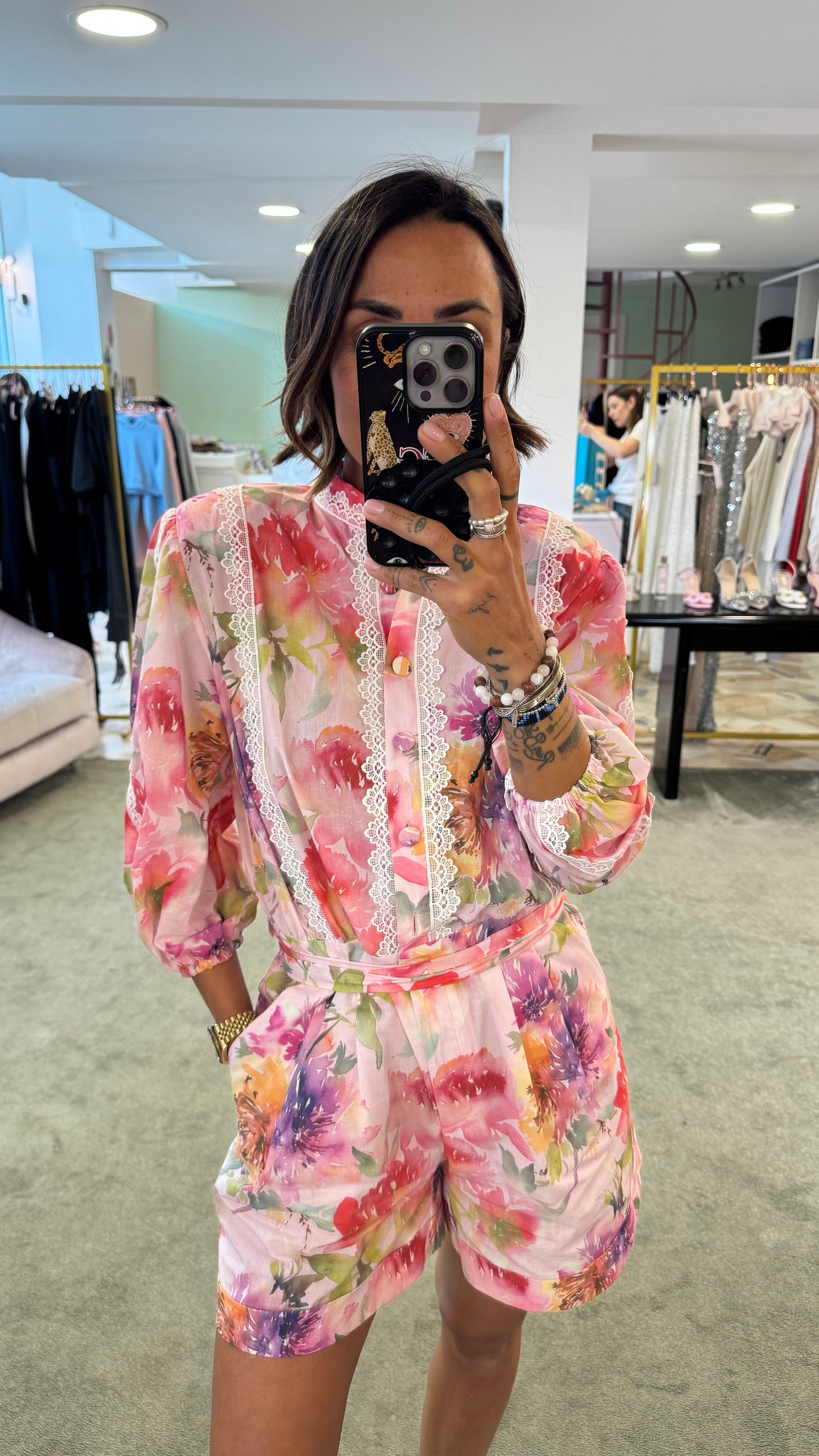Jumpsuit rosa con fantasia fiori Actualee